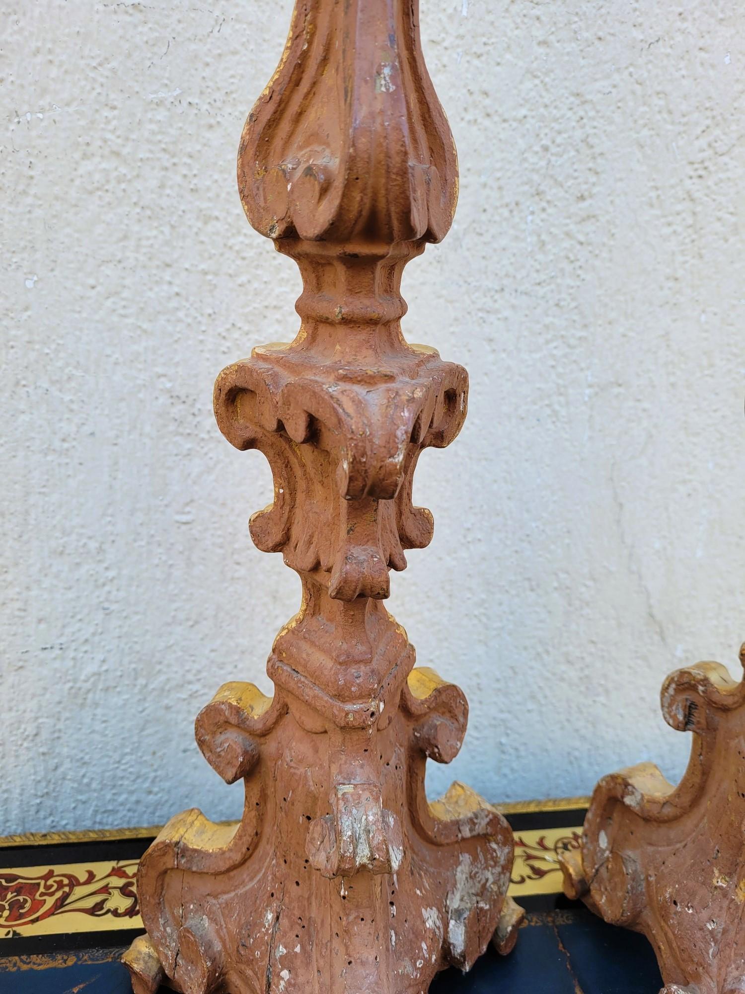 Ensemble de 3 chandeliers en bois doré, 19ème siècle en vente 4