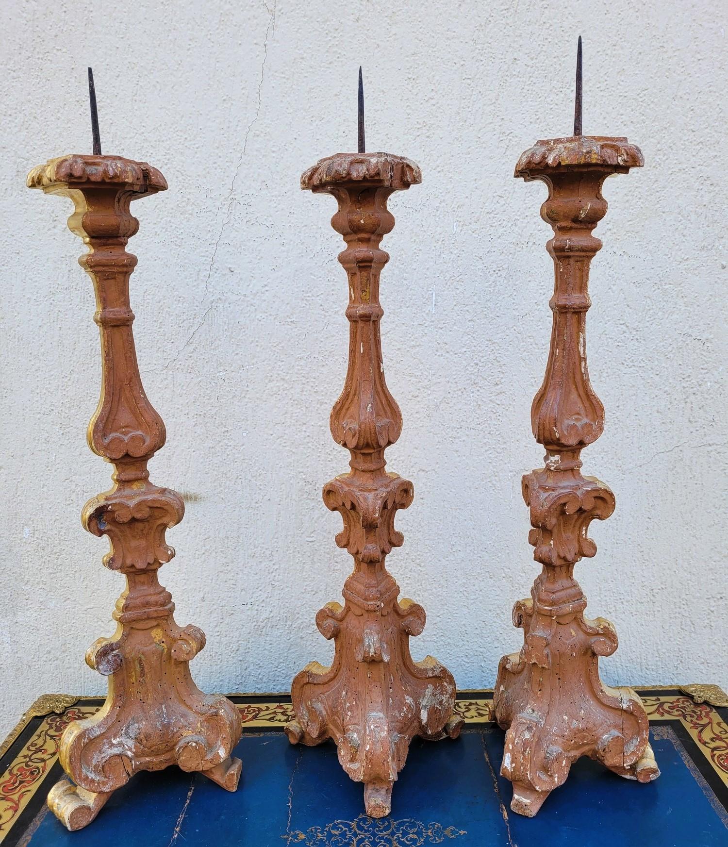 Ensemble de 3 chandeliers en bois doré, 19ème siècle en vente 2