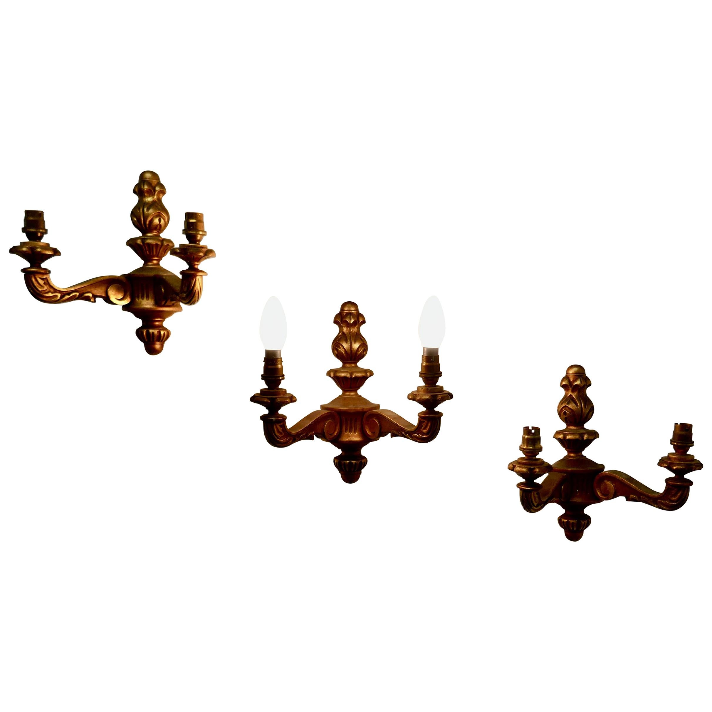 Set of 3 Giltwood Carved Twin Wall Lights For Sale