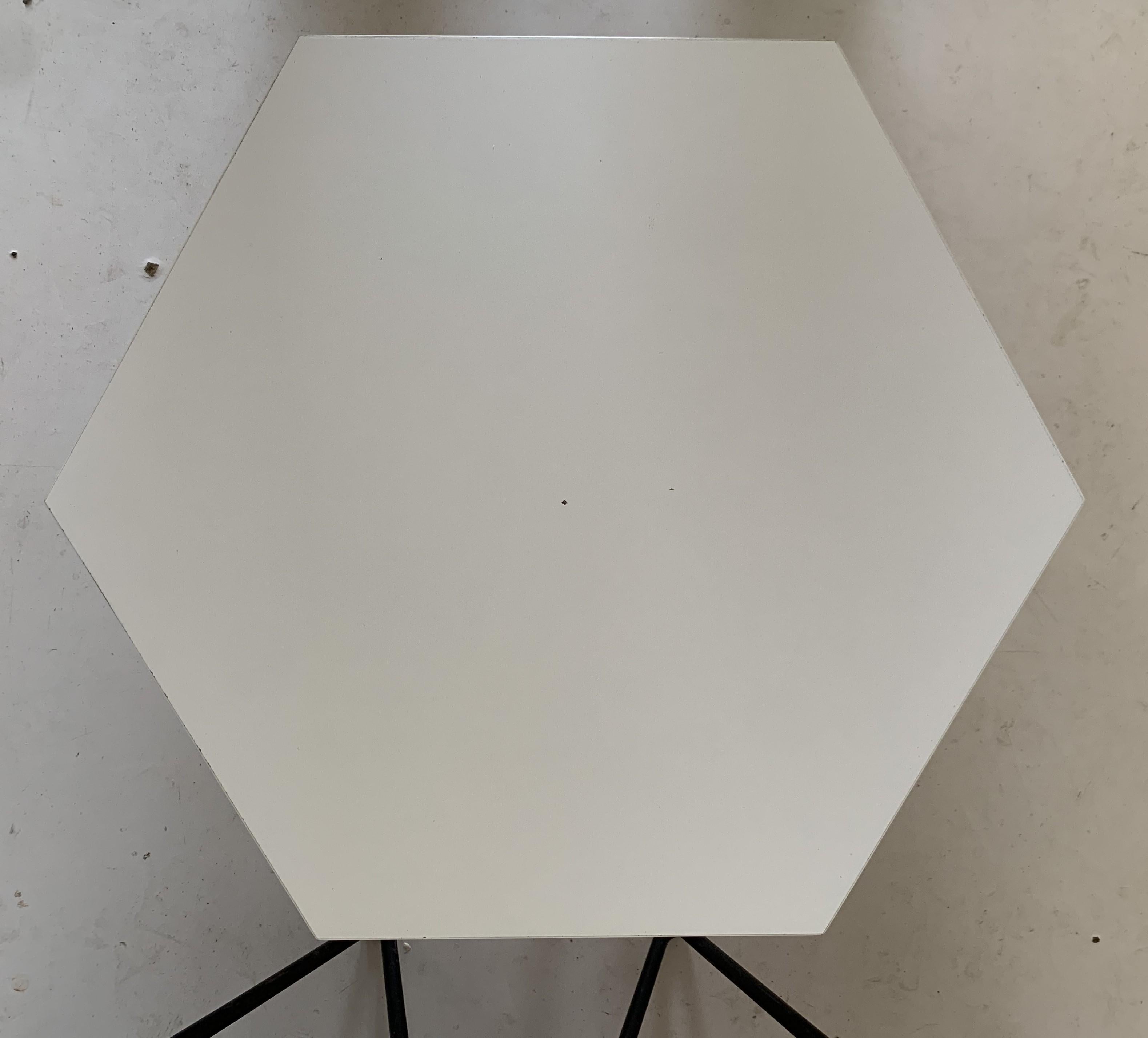 Métal Ensemble de  3 tables basses Gio Ponti, Italie, années 1950 en vente