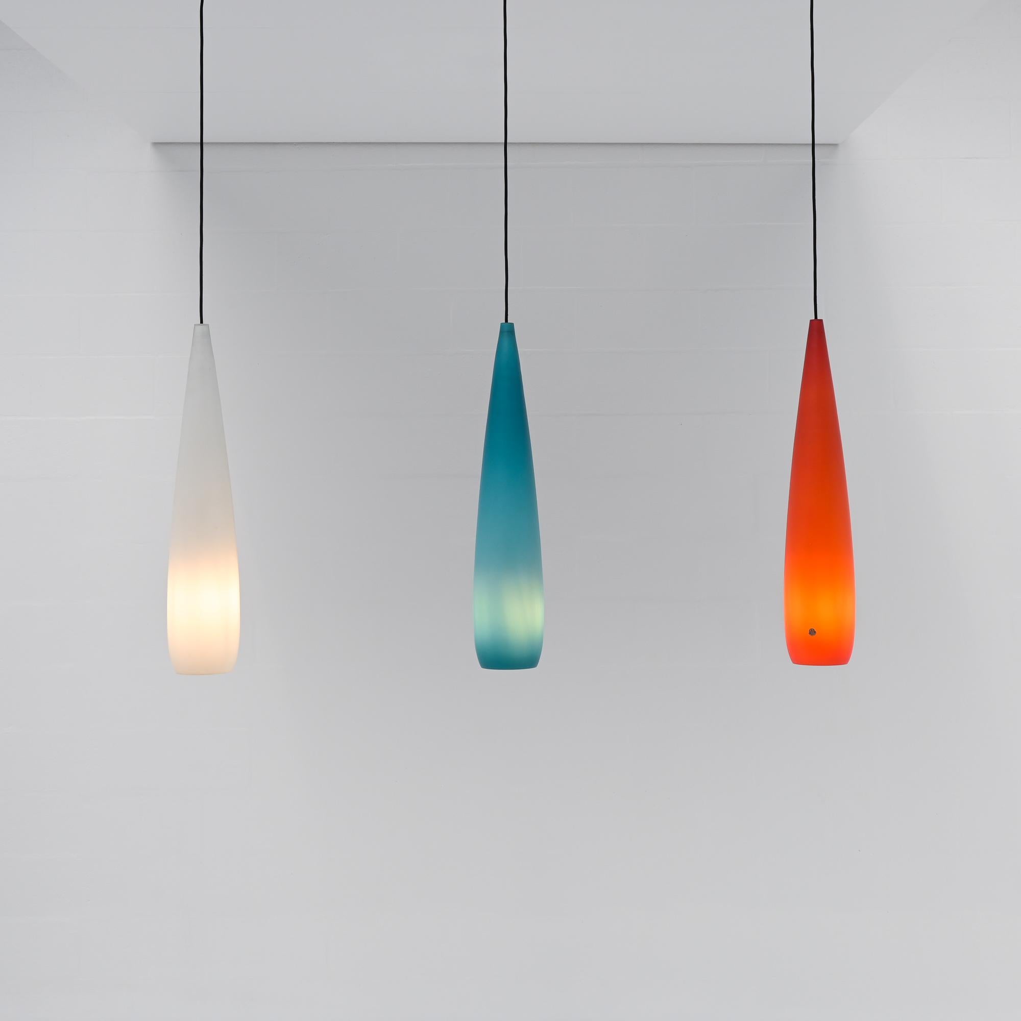 Satz von 3 Glas-Pendelleuchten Kastrup Holmegaard im Angebot 5