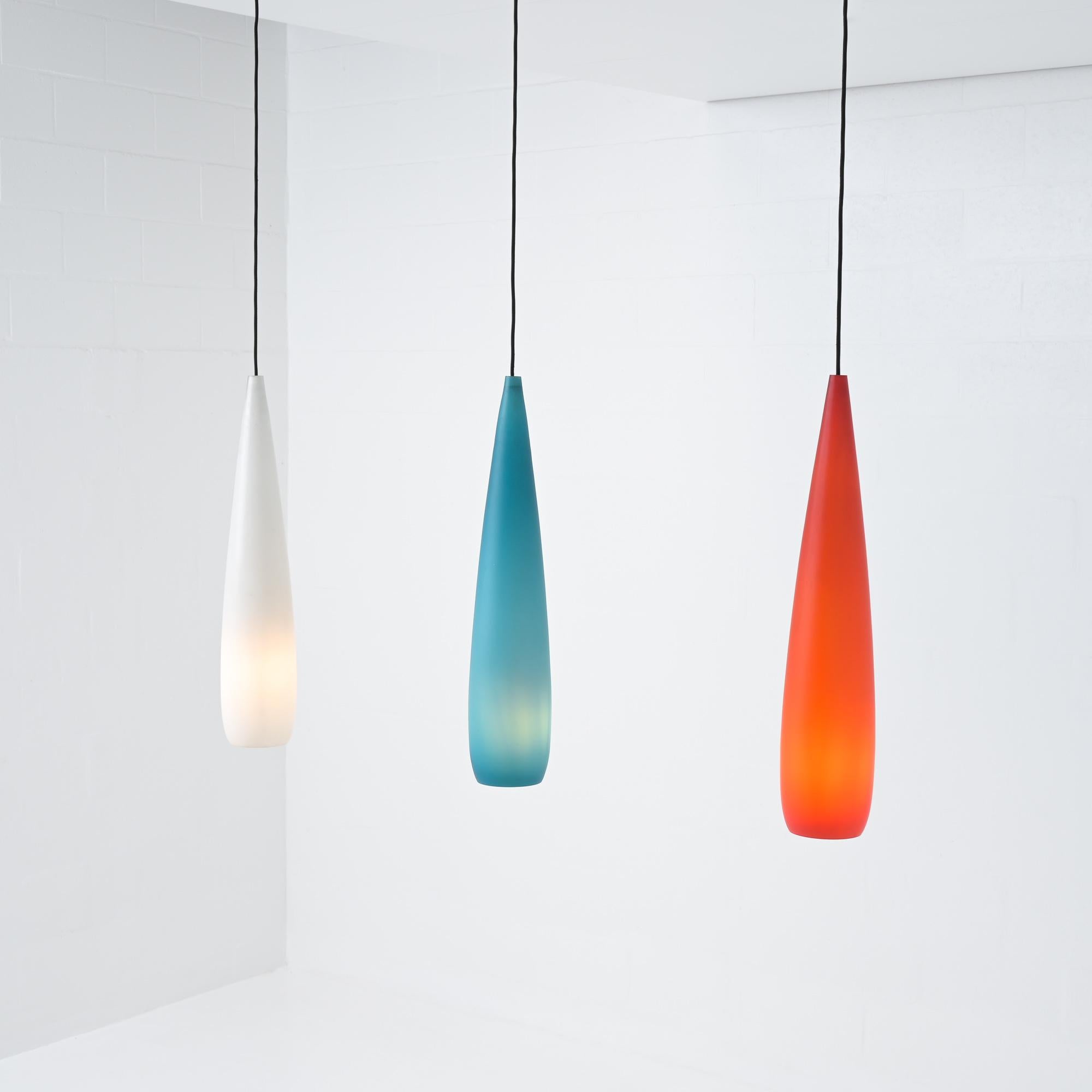 Satz von 3 Glas-Pendelleuchten Kastrup Holmegaard (Dänisch) im Angebot