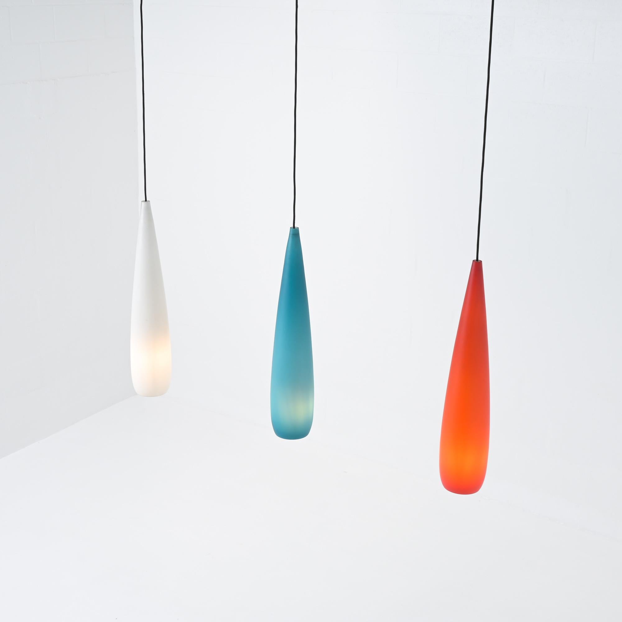 Satz von 3 Glas-Pendelleuchten Kastrup Holmegaard im Zustand „Gut“ im Angebot in Vlimmeren, BE