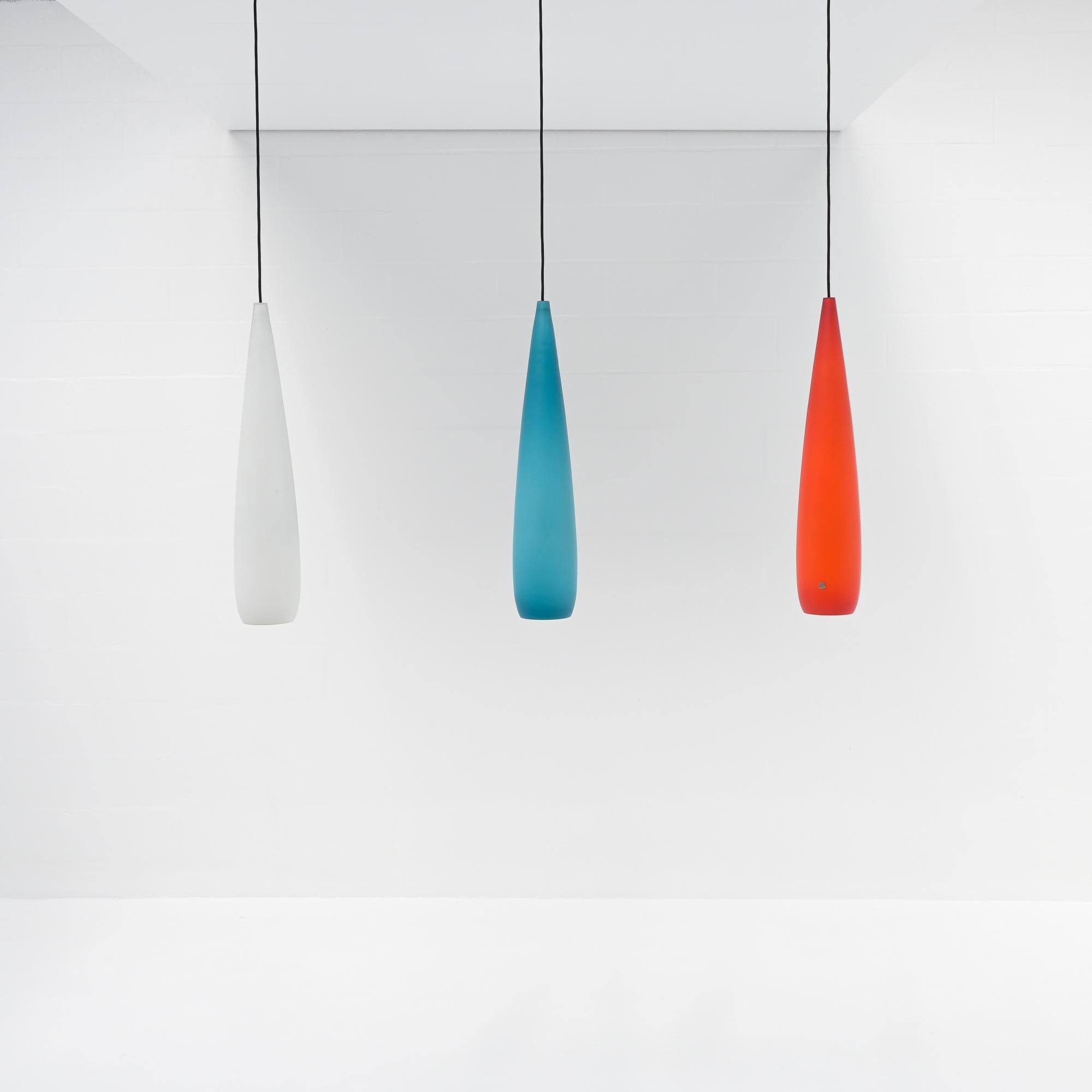 Satz von 3 Glas-Pendelleuchten Kastrup Holmegaard im Angebot 1