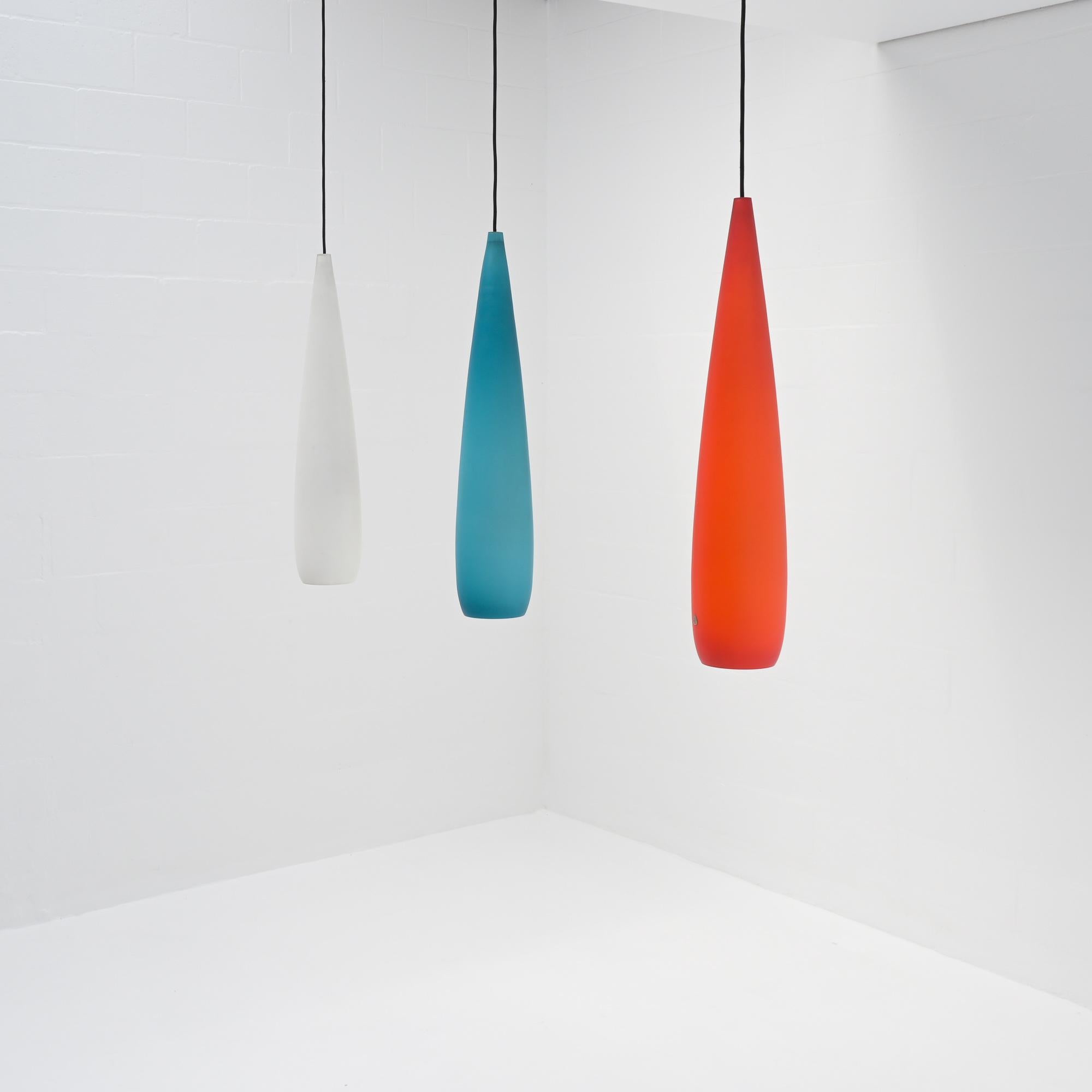 Satz von 3 Glas-Pendelleuchten Kastrup Holmegaard im Angebot 2