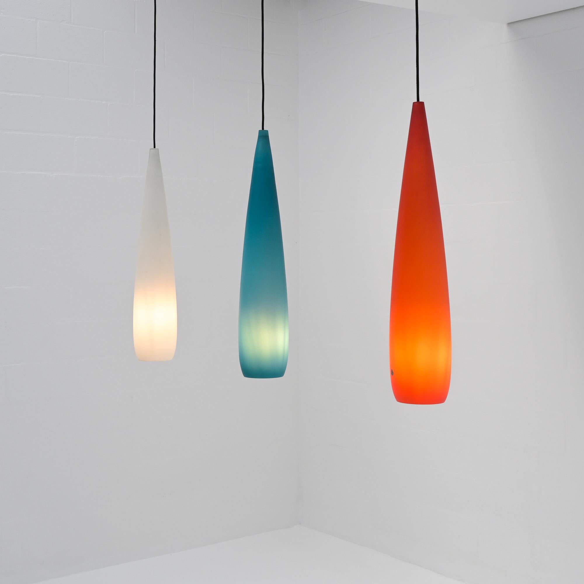 Satz von 3 Glas-Pendelleuchten Kastrup Holmegaard im Angebot 4