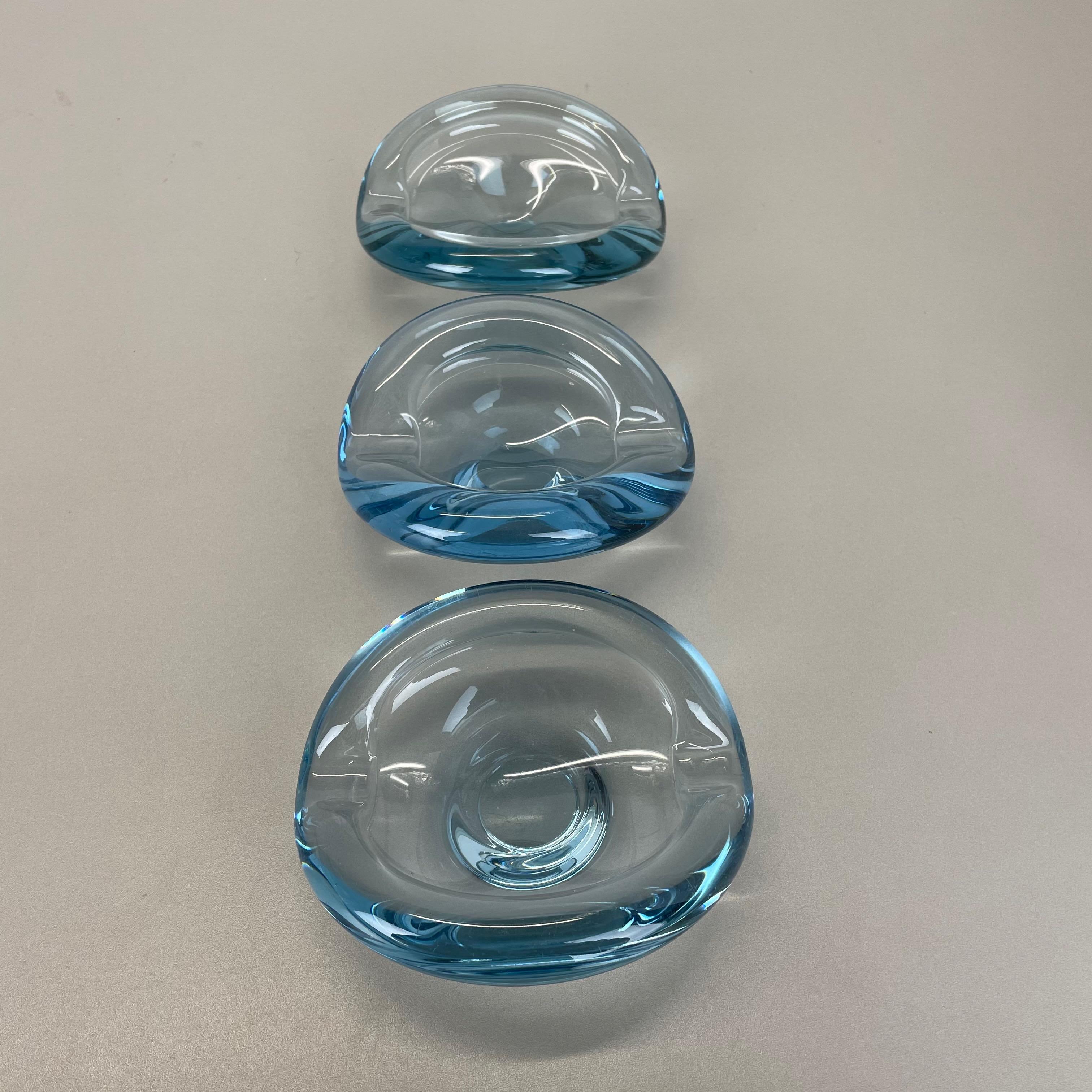 Set of 3 Glass Shell Bowl Ashtray by Per Lutken for Holmegaard, Denmark, 1960s 11