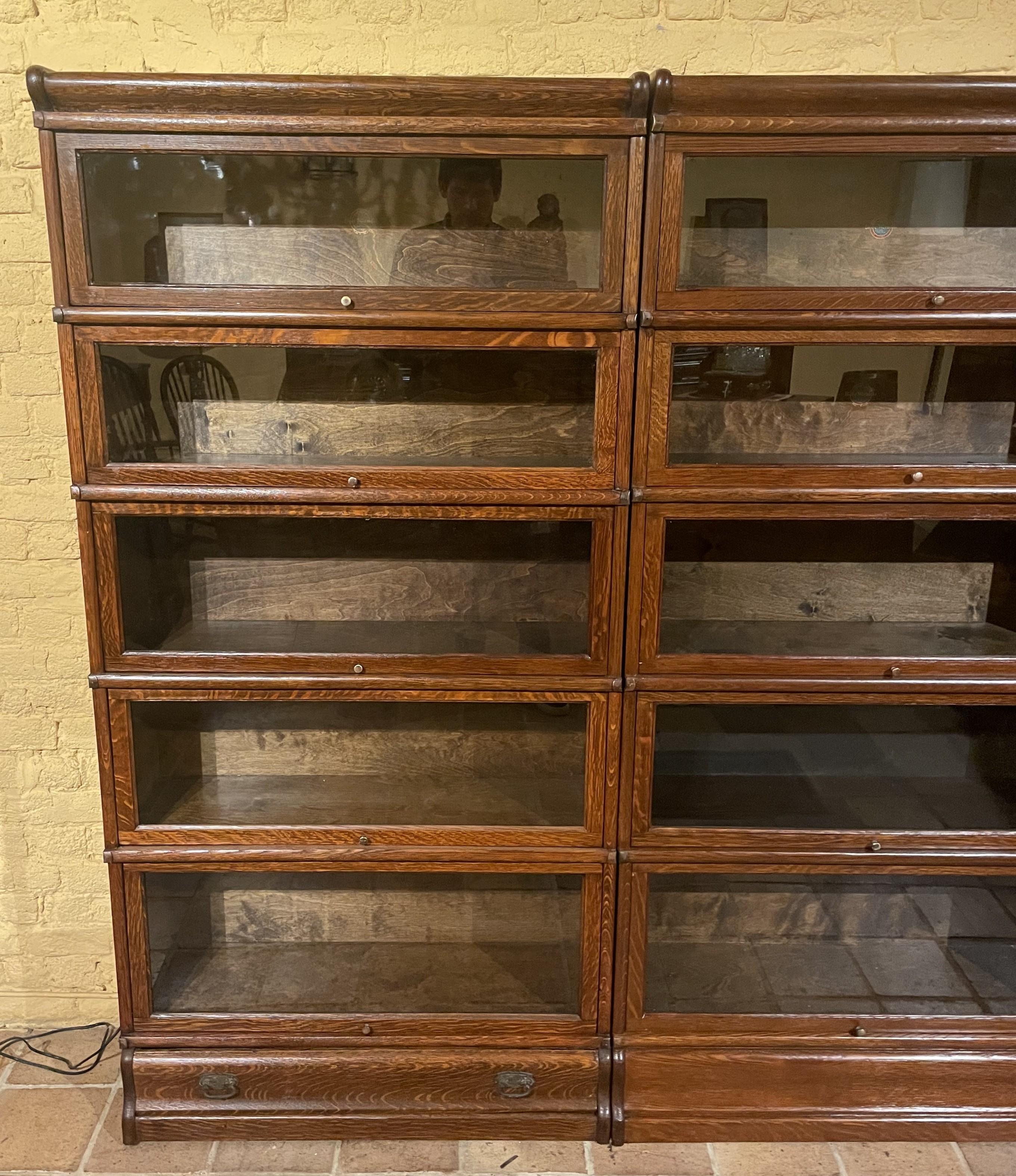 Estetismo Set di 3 librerie Globe Wernicke in Oak - XIX secolo in vendita