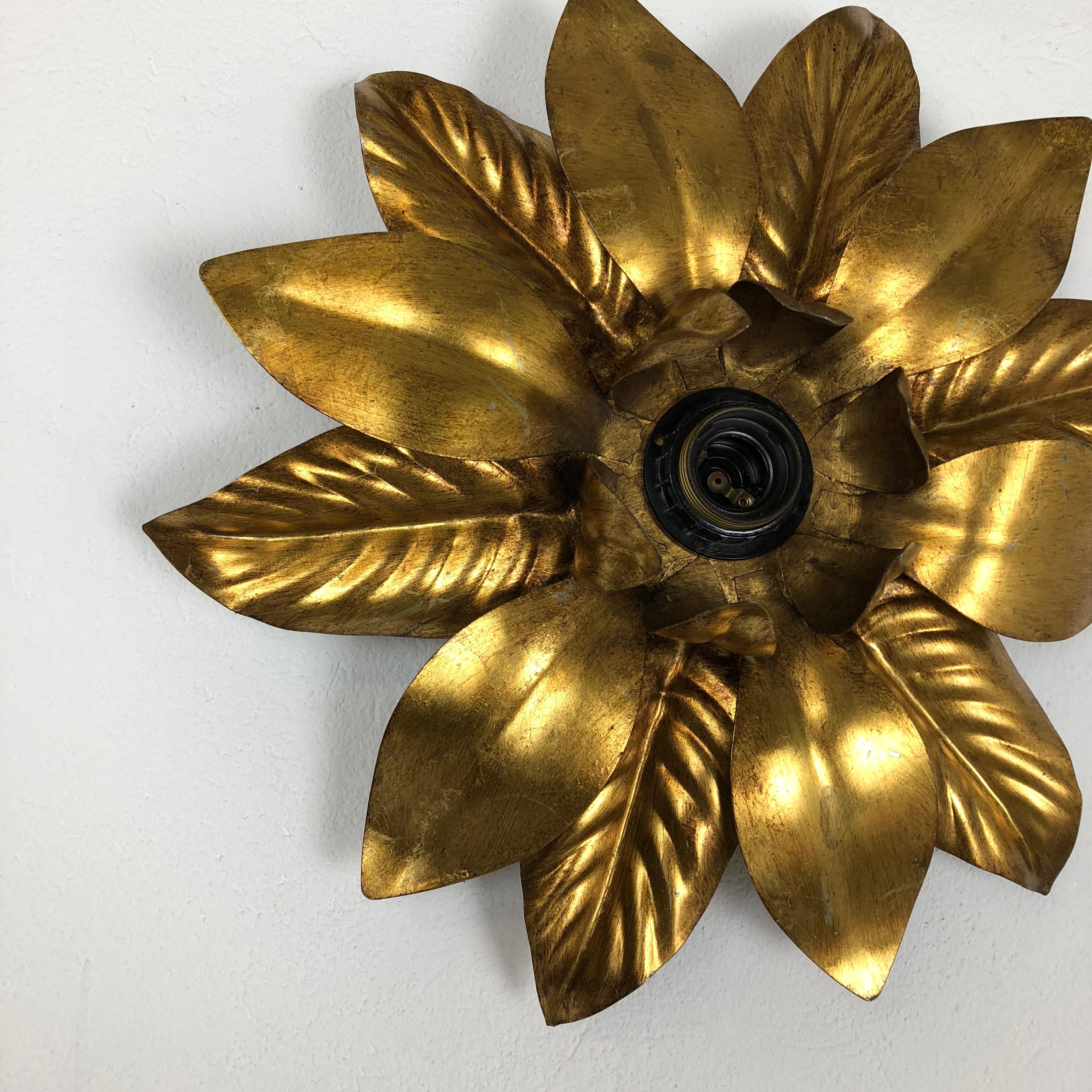 Set of 3 Golden Florentiner Leaf Theatre Wall Ceiling Light Sconces, Italy 1960s 1