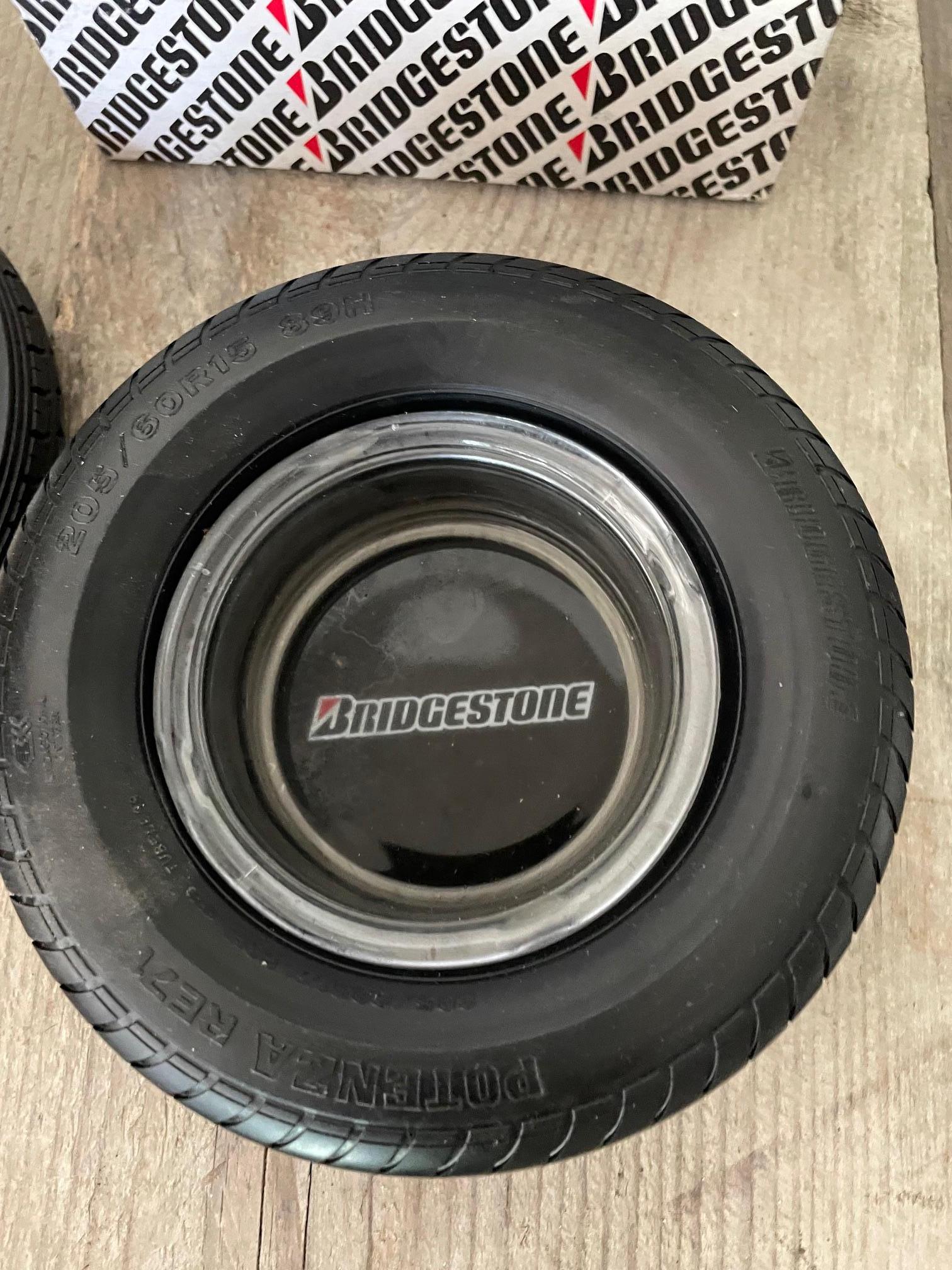 Juego de 3 ceniceros para neumáticos Googyear, Bridgestone y Carideng en Bueno estado para la venta en Nivelles, BE