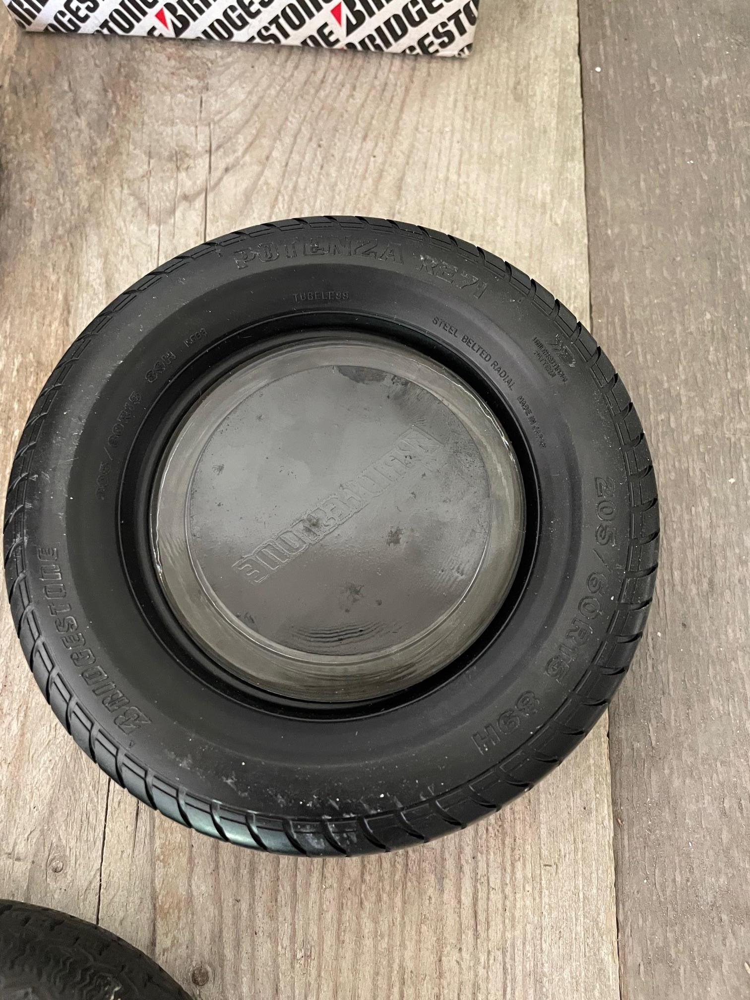 Juego de 3 ceniceros para neumáticos Googyear, Bridgestone y Carideng mediados del siglo XX en venta