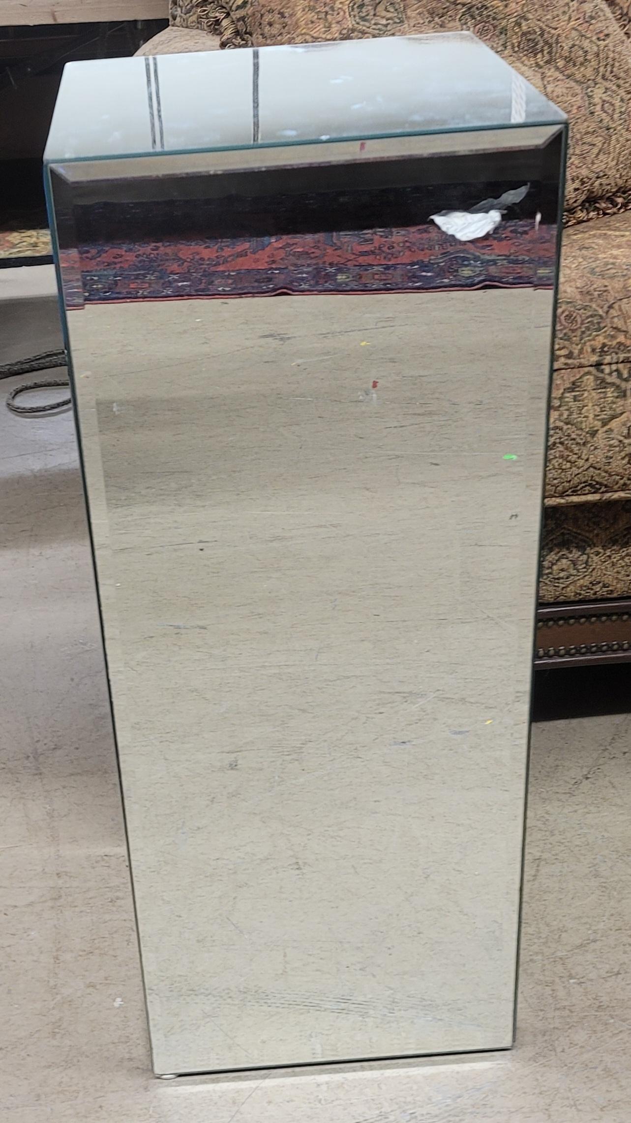 Set of 3 Graduated Modernist Beveled Glass Mirrored Pedestals For Sale 8