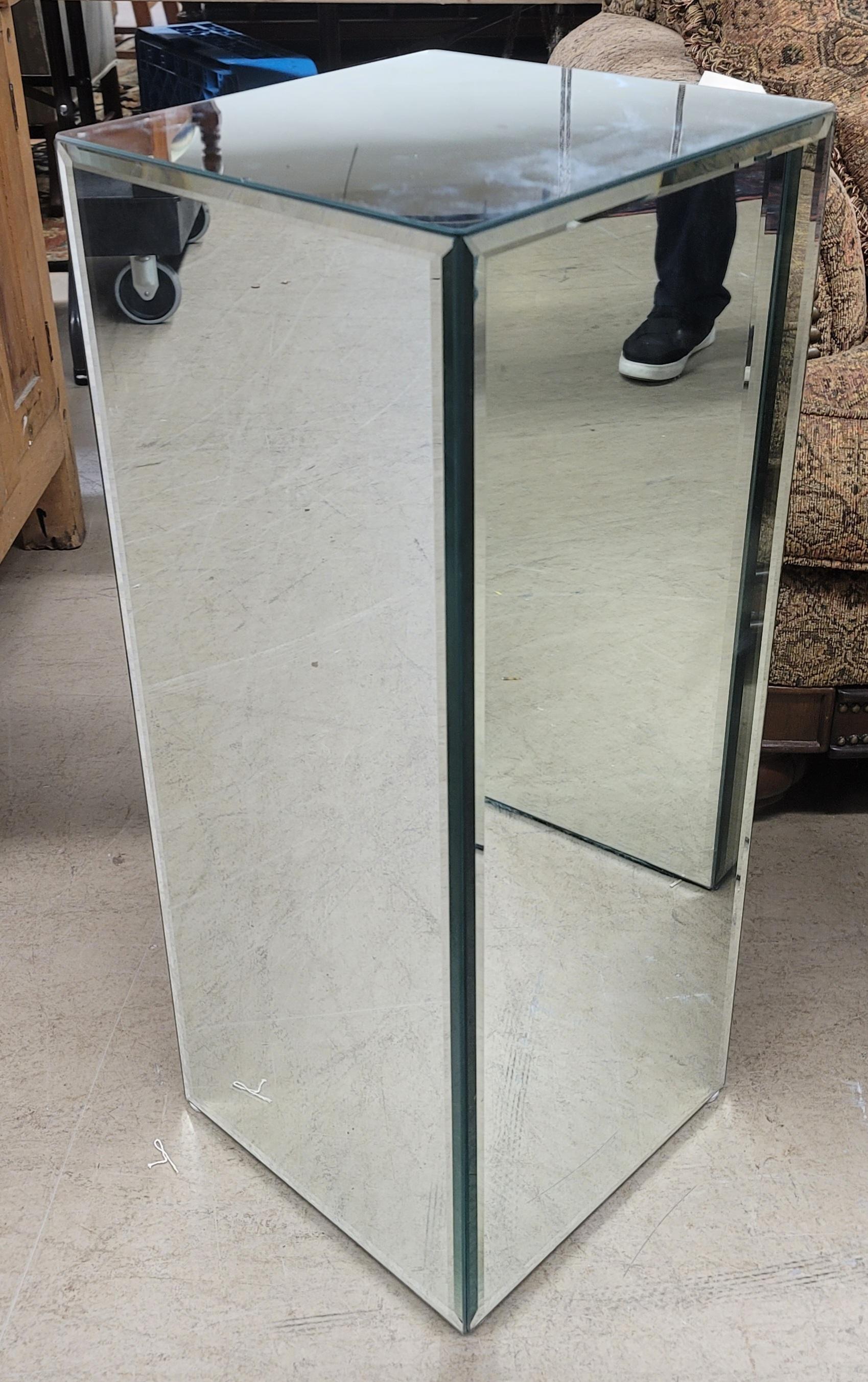 Set of 3 Graduated Modernist Beveled Glass Mirrored Pedestals For Sale 1