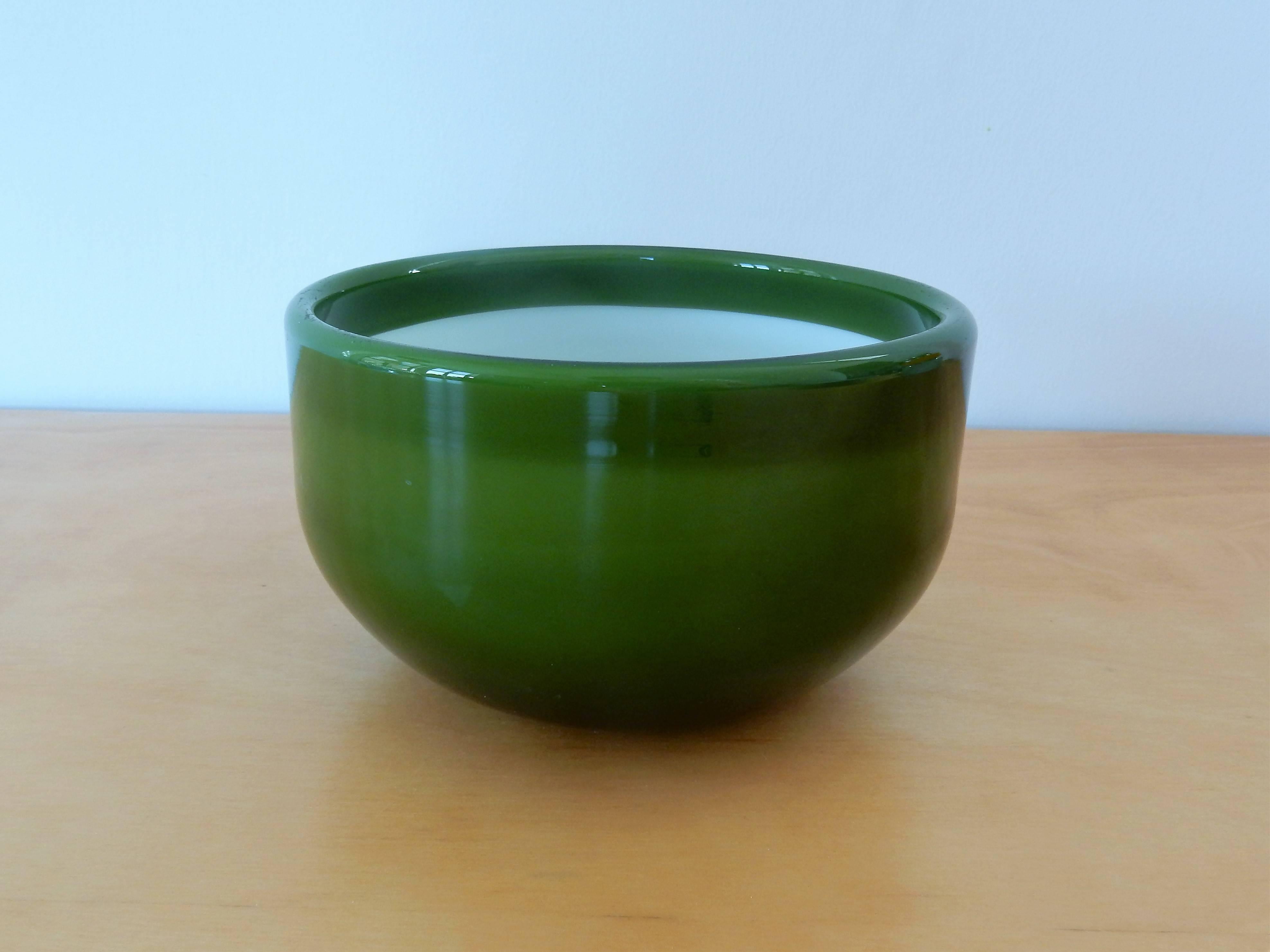 Ensemble de trois bols en verre vert « Palet » de Holmegaard par Michael Bang, Danemark Bon état - En vente à Steenwijk, NL