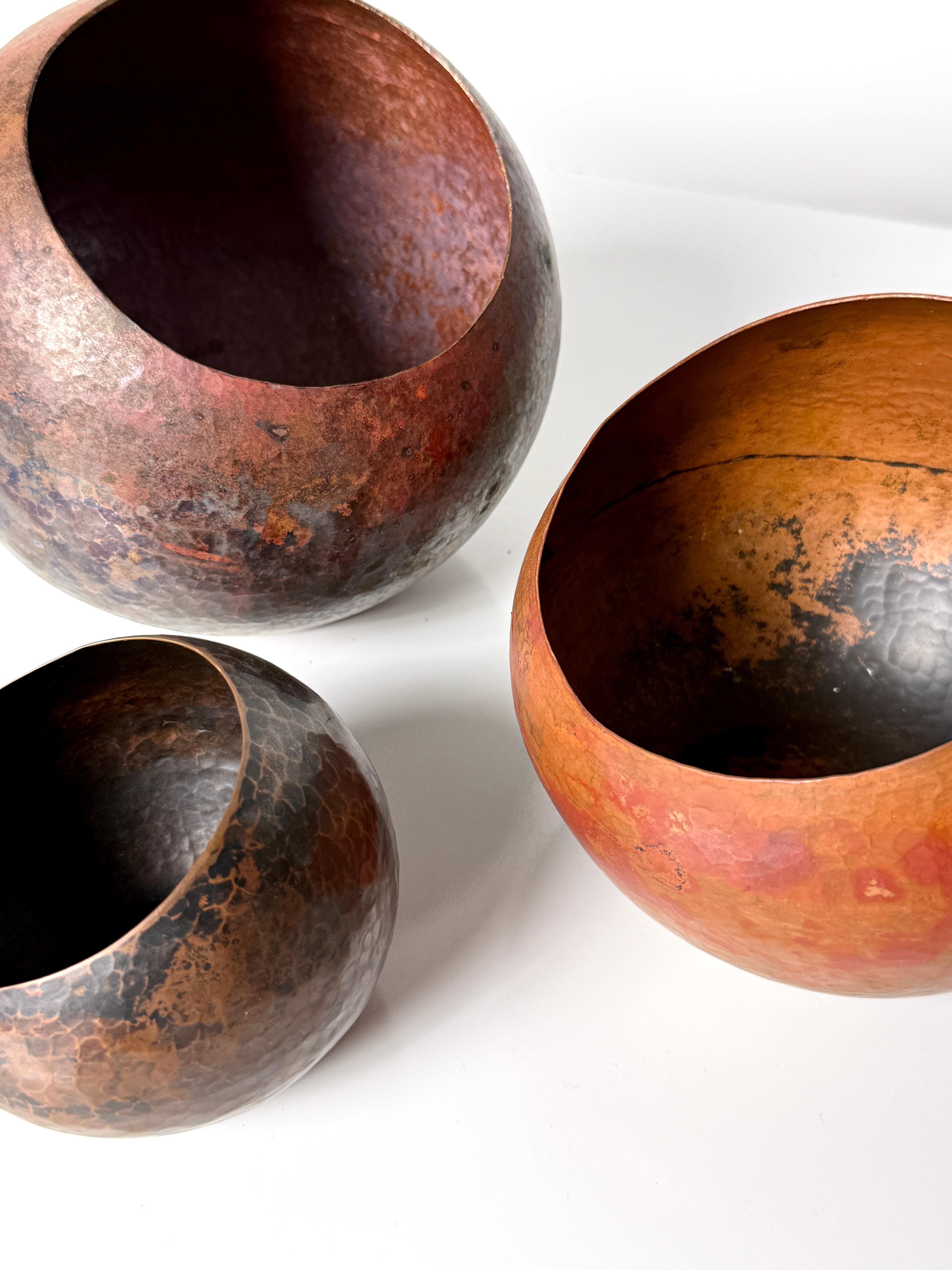 Set of 3 Mid Century Mexican Modernist Hammered Copper Orb Vessels Bowls 1960s For Sale 6