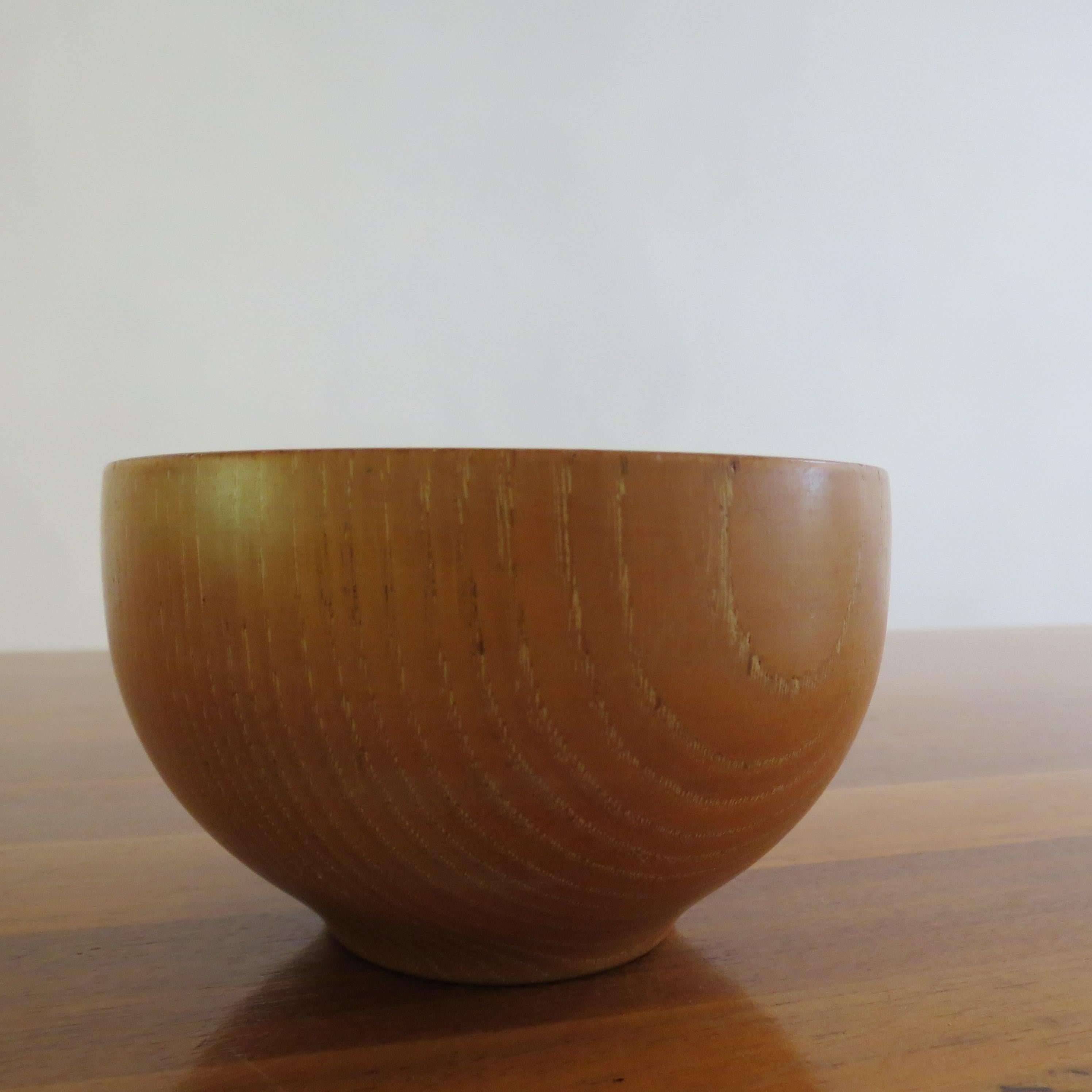 Juego de 3 ceniceros de madera de los años 70 fabricados a mano en venta 4