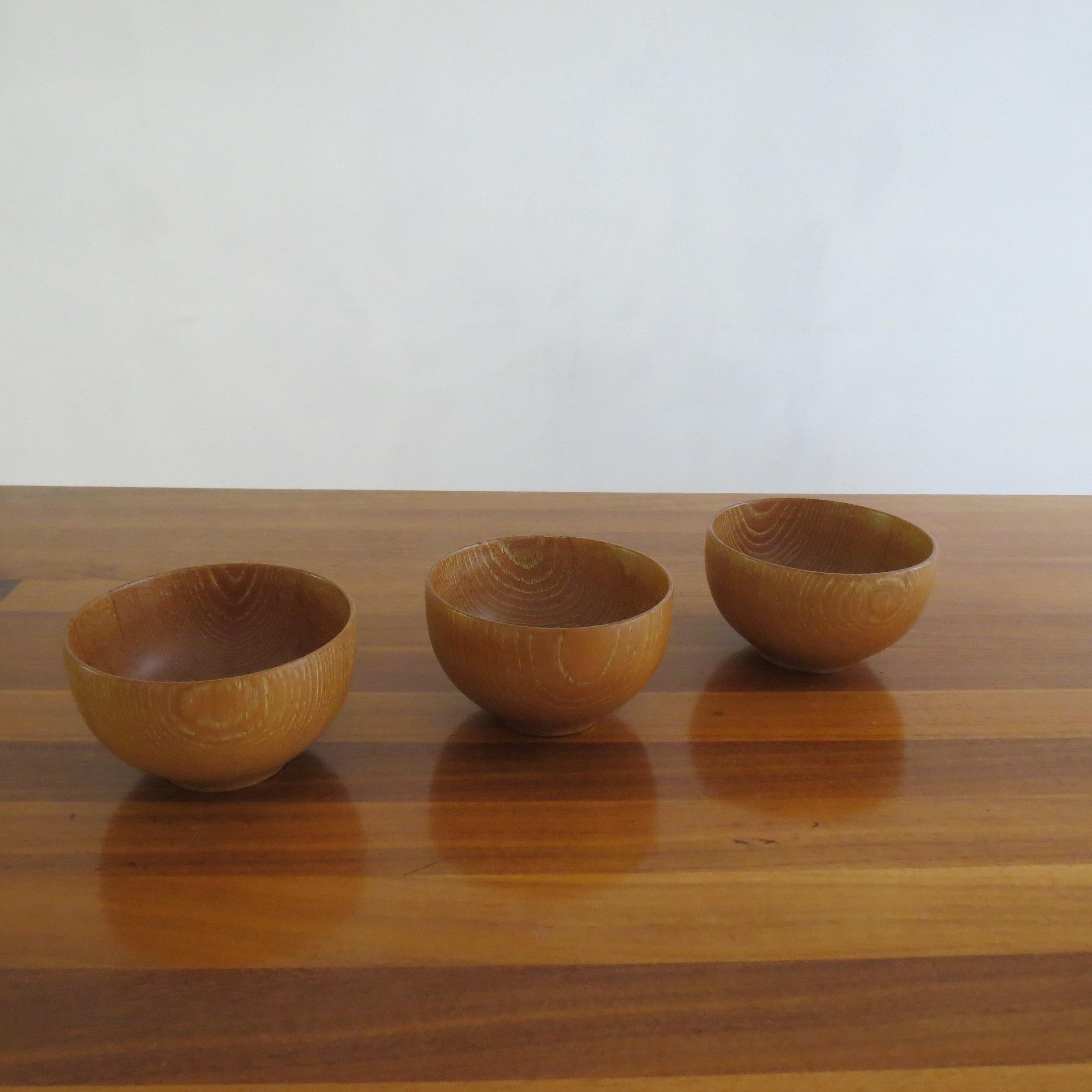 Juego de 3 ceniceros de madera de los años 70 fabricados a mano en venta 5