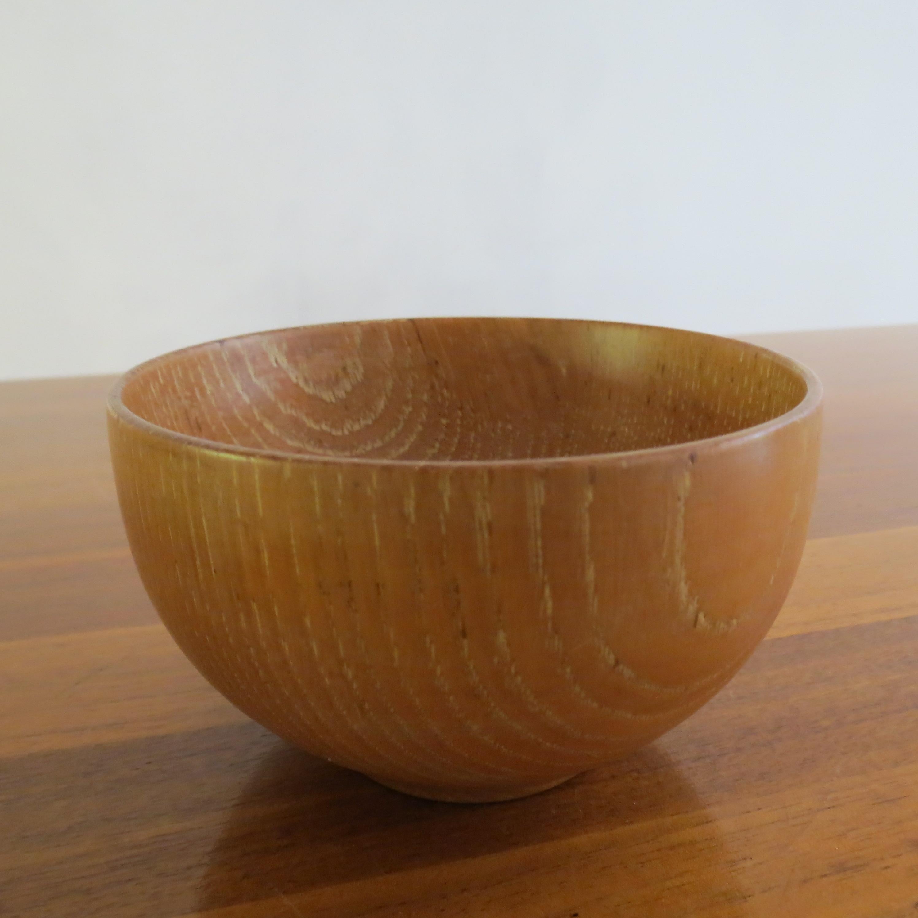 Juego de 3 ceniceros de madera de los años 70 fabricados a mano en Bueno estado para la venta en Stow on the Wold, GB