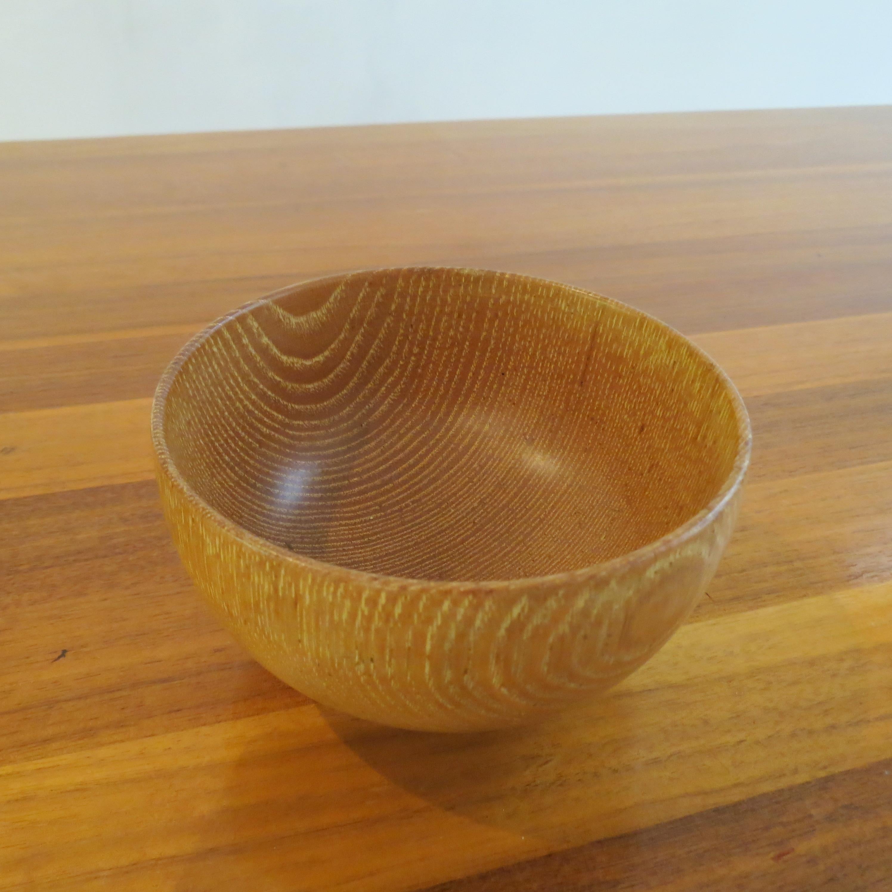 Juego de 3 ceniceros de madera de los años 70 fabricados a mano Ceniza en venta