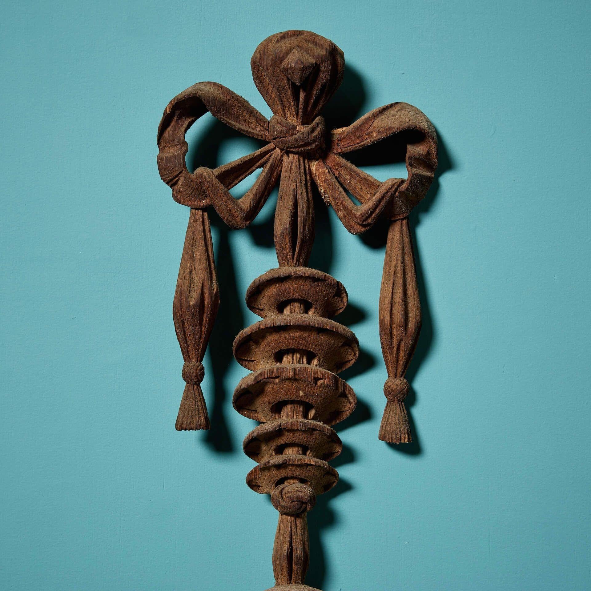 Anglais Ensemble de 3 gouttes architecturales anciennes sculptées à la main en vente