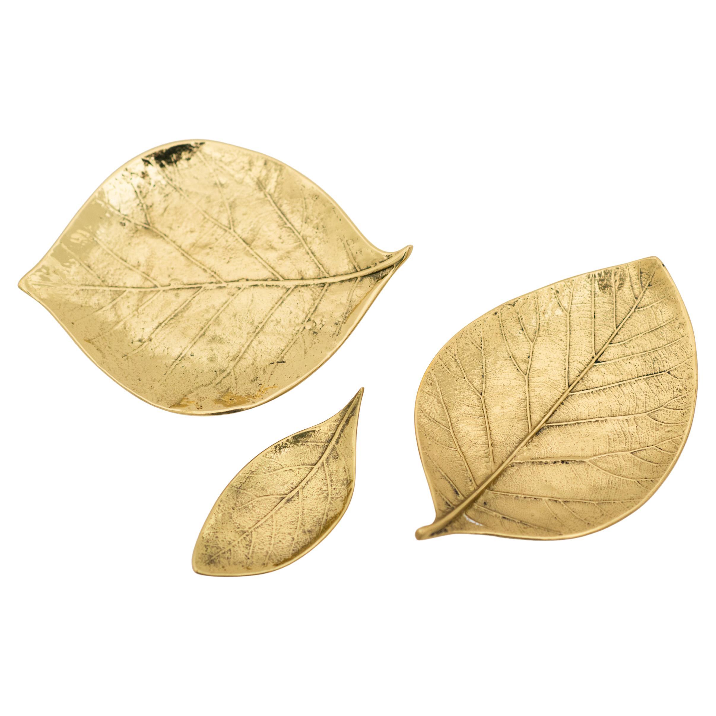 Set of 3 Handmade Cast Brass Leaves Decorative Dishes, Vide Poches For Sale