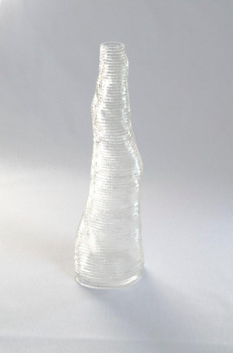 Set von 3 handgefertigten Stratum Tempus-Vasen aus hellem Acryl von Daan De Wit (Belgisch) im Angebot