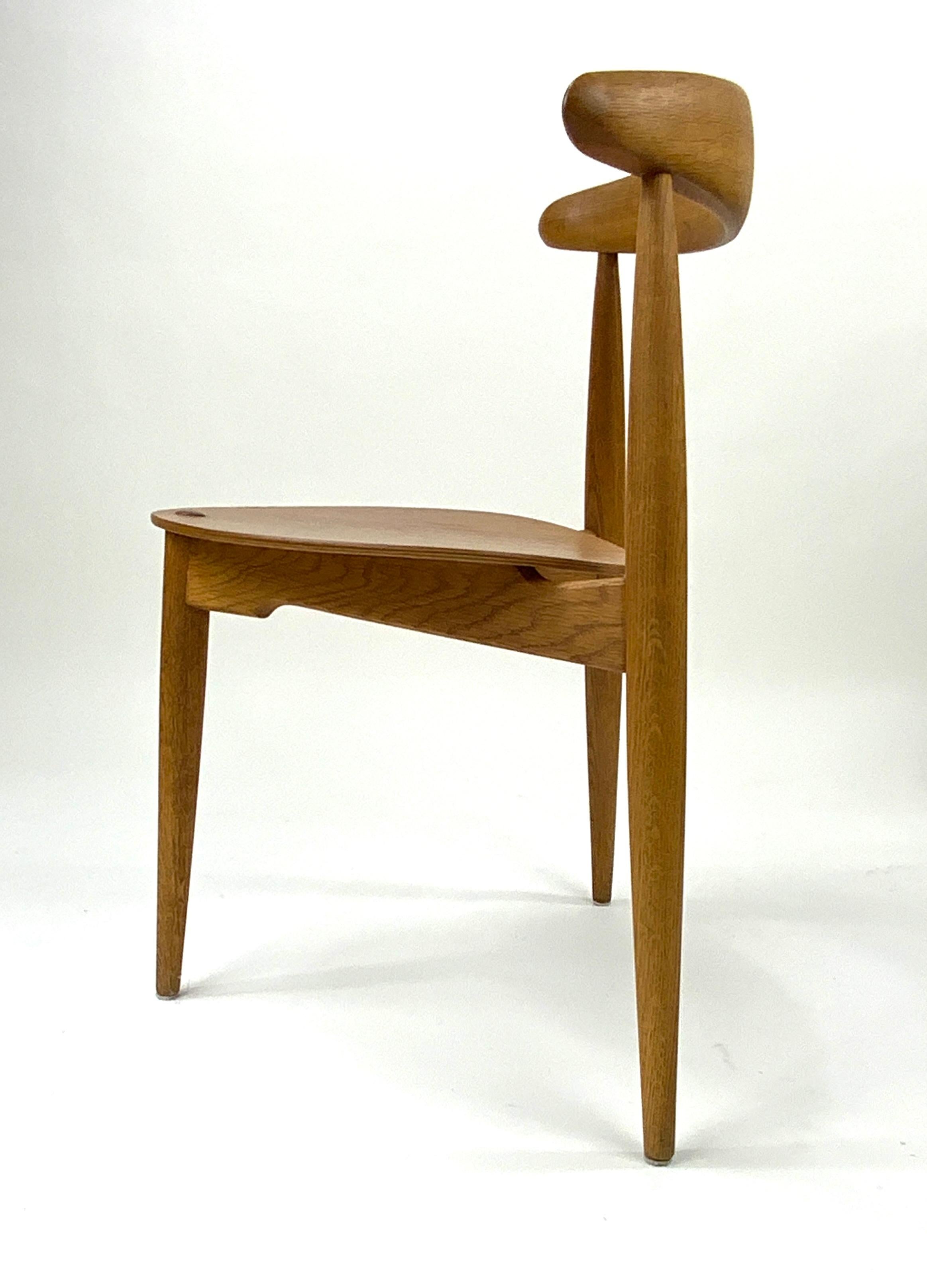 Mid-Century Modern Ensemble de 3 chaises à manger en forme de cœur de Hans Wegner Fh4103, 1953 en vente