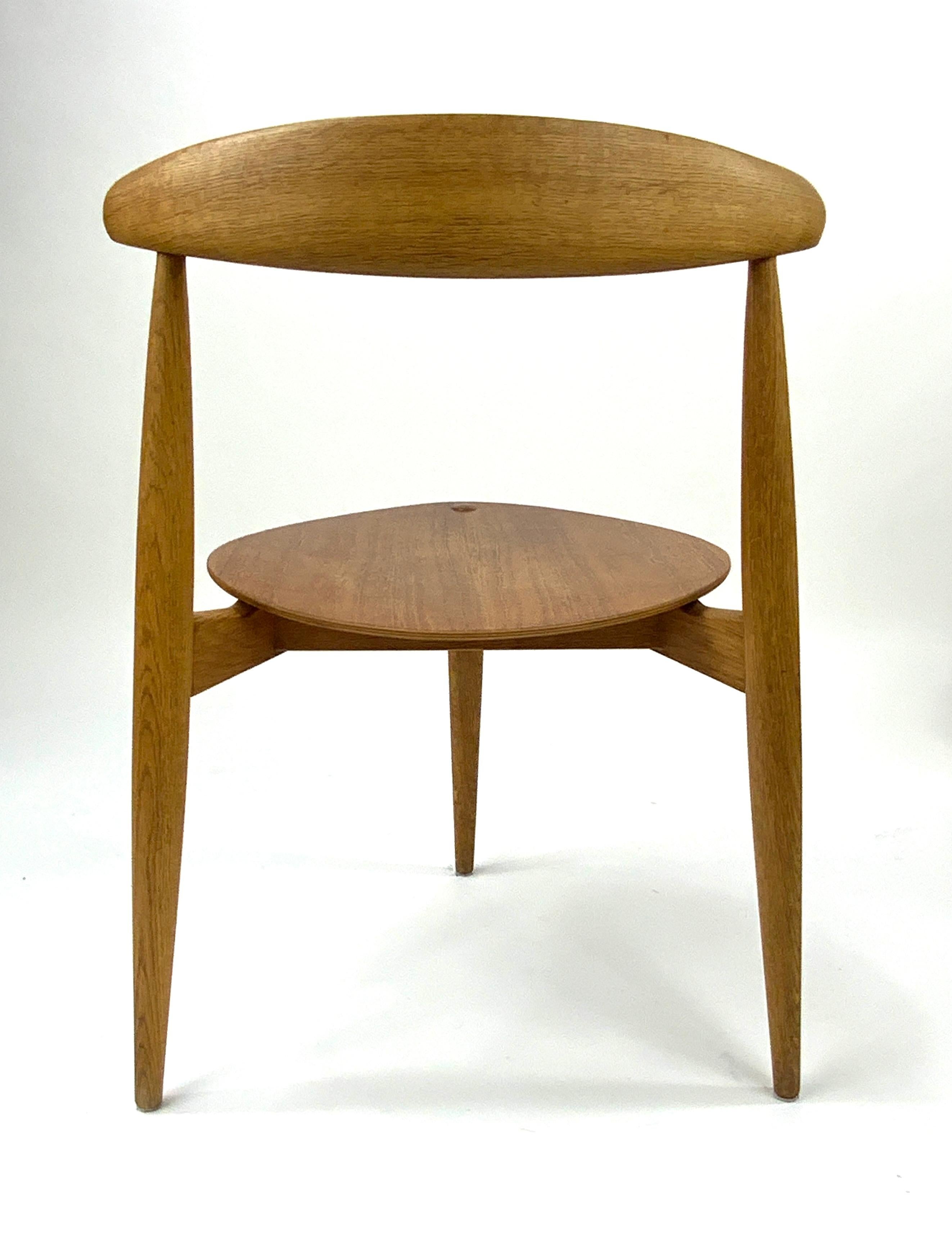 Danois Ensemble de 3 chaises à manger en forme de cœur de Hans Wegner Fh4103, 1953 en vente