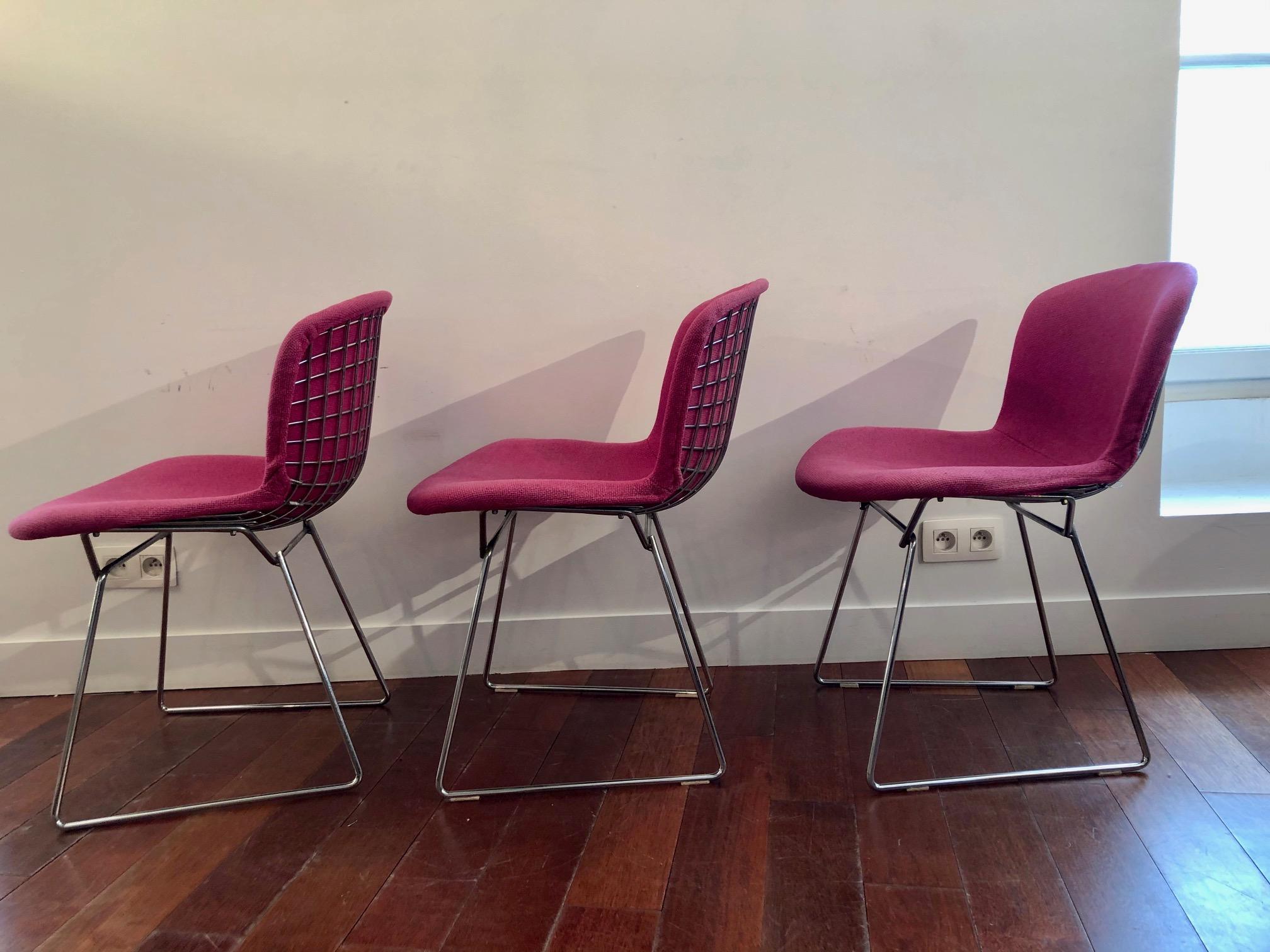 Set of 3 Harry Bertoia wire chairs for Knoll International, circa 1950
Original fabric.

 