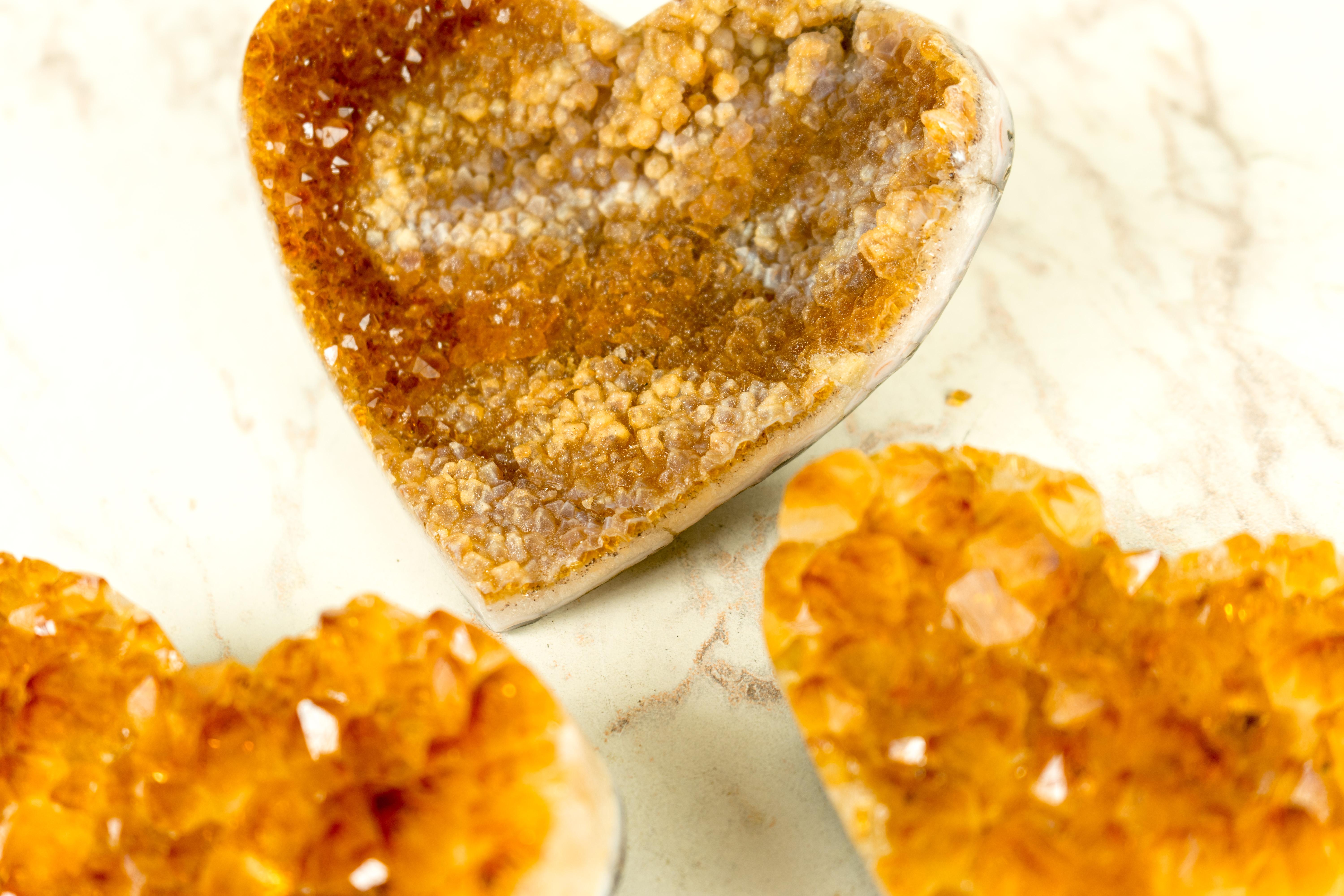 Set di 3 cuori di citrino arancione intenso di alta qualità, uno con druzy di citrino galattico in vendita 7