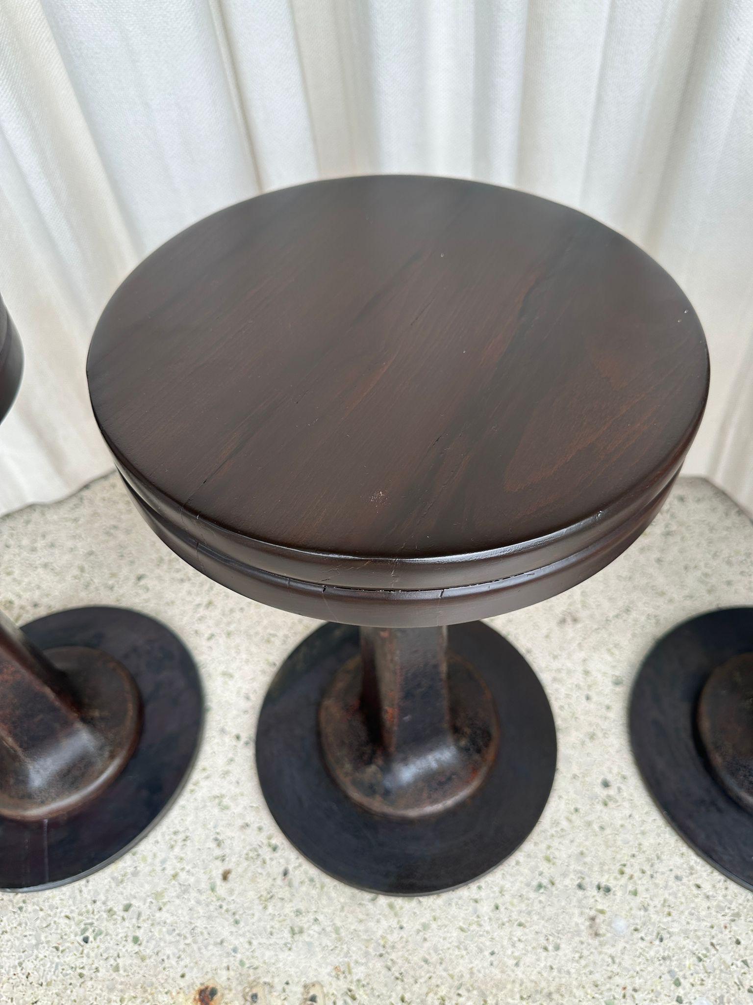 Juego de 3 taburetes giratorios industriales de hierro fundido de altura de mesa de comedor Industrial en venta