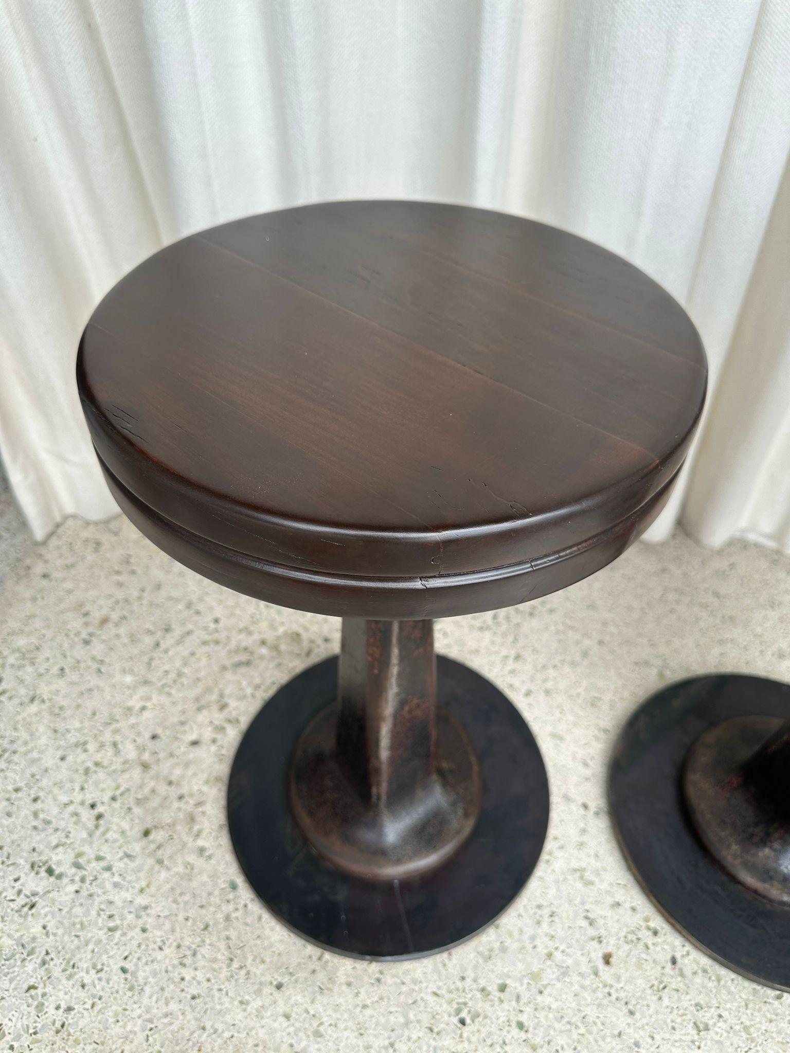 Juego de 3 taburetes giratorios industriales de hierro fundido de altura de mesa de comedor en venta 2