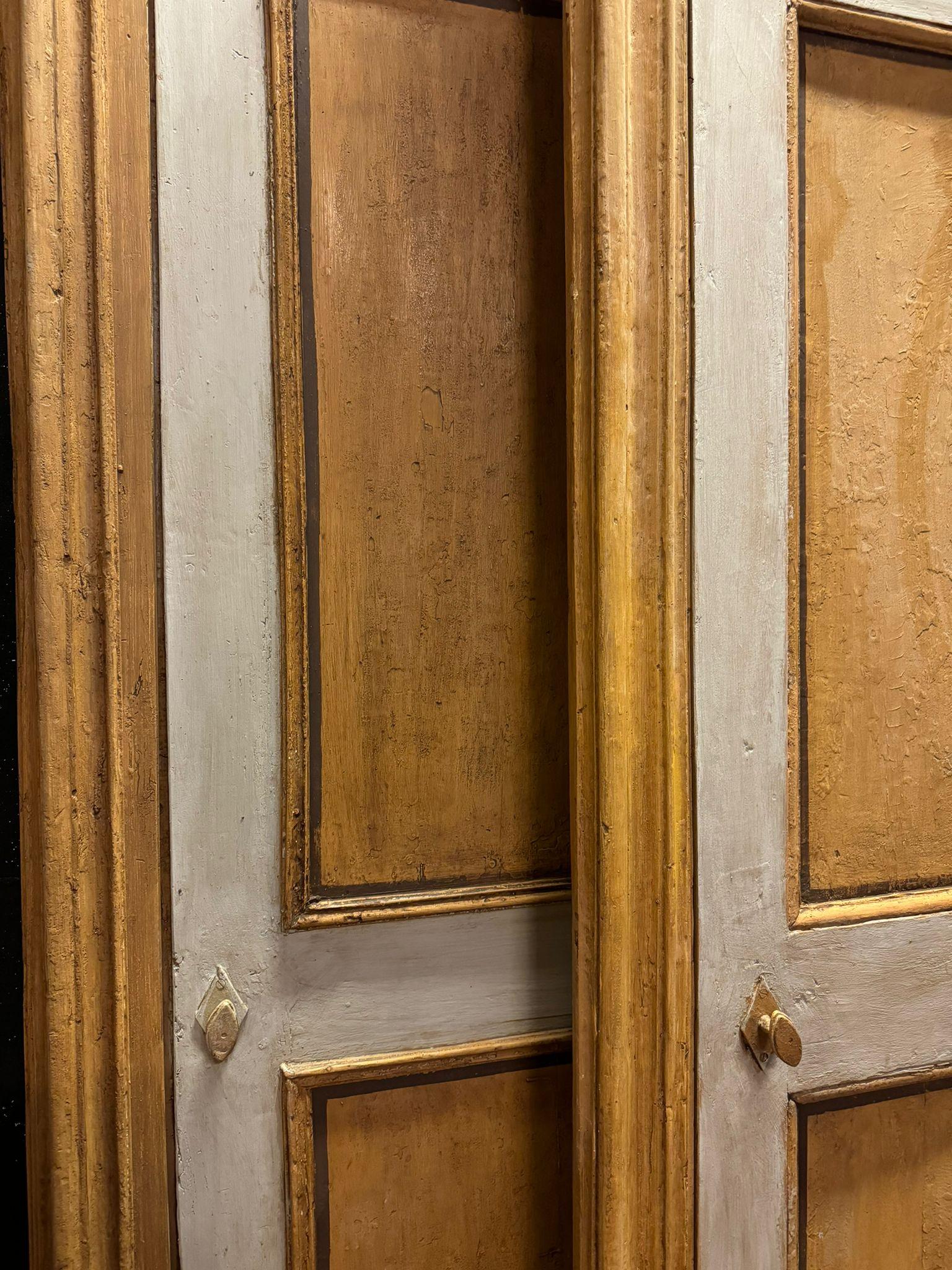 Poplar set of 3 internal doors in lacquered wood with frame, Italy For Sale