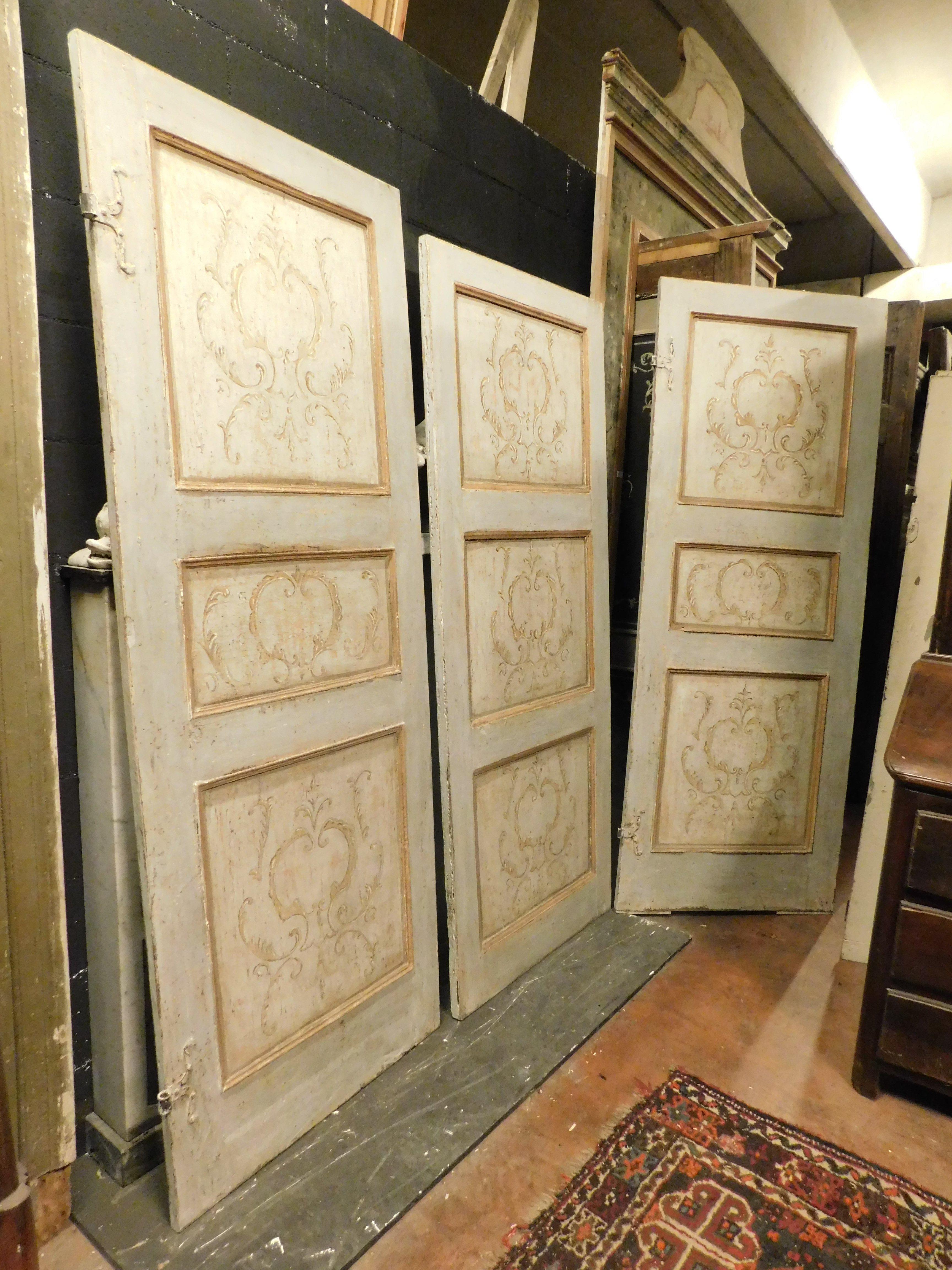 Set of 3 internal doors, lacquered with richly painted panels on the front/back For Sale 4