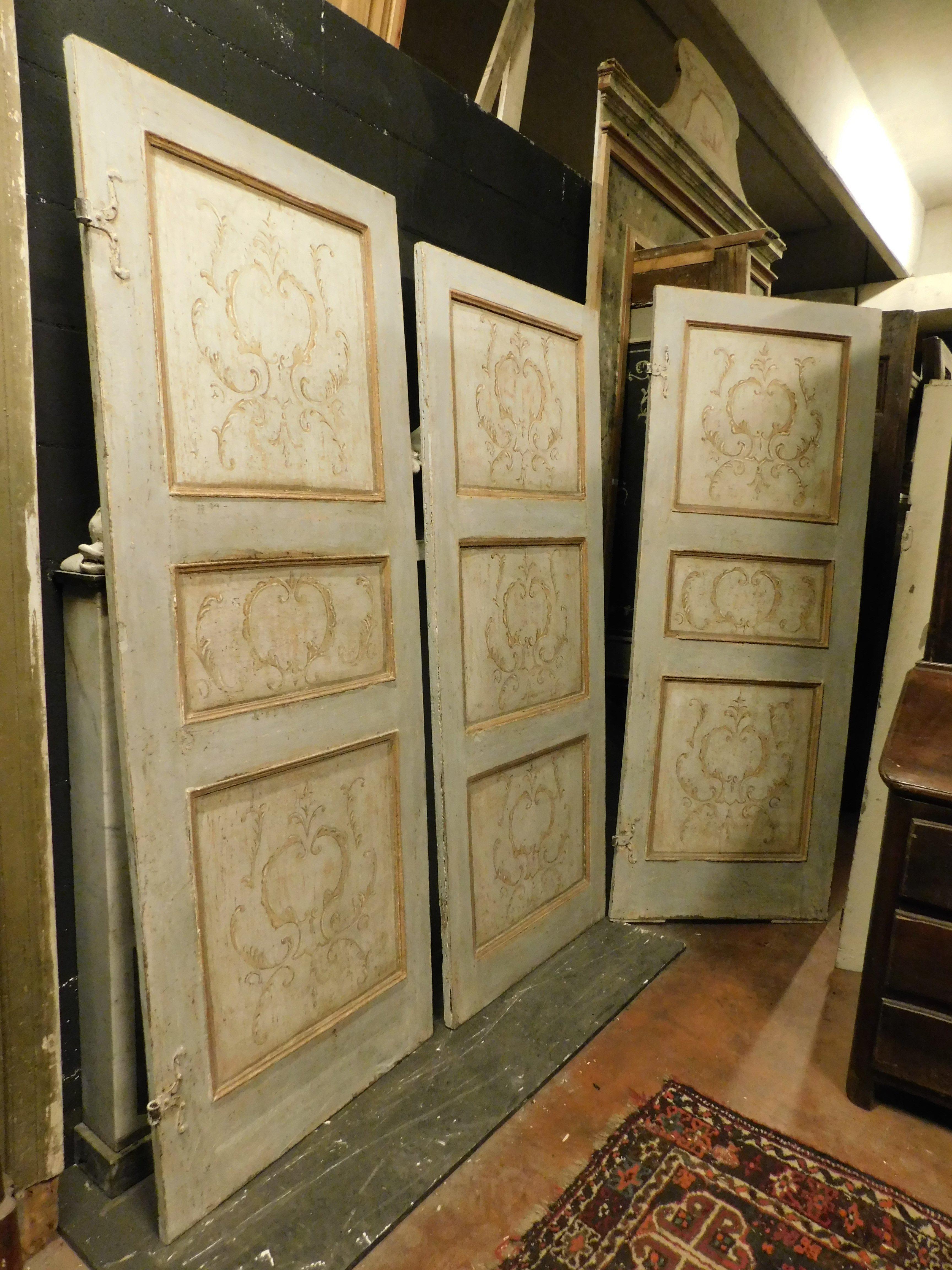 Set of 3 internal doors, lacquered with richly painted panels on the front/back For Sale 2