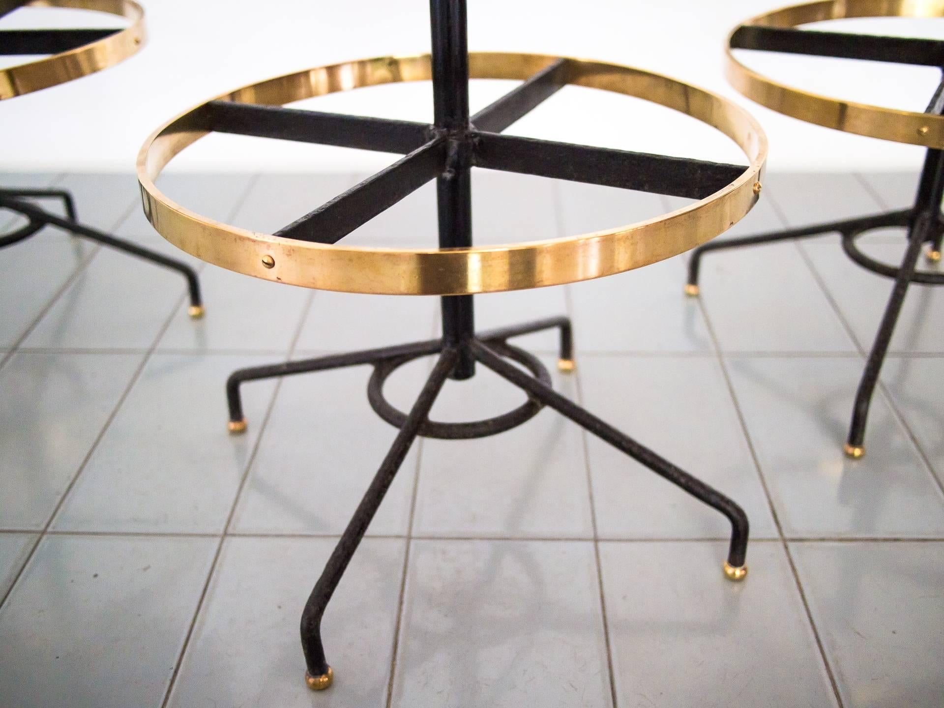 Set of Three Bar Stools in Iron and Brass by Acácio Gil Borsoi, Brazil, 1950's In Good Condition In Sao Paulo, SP
