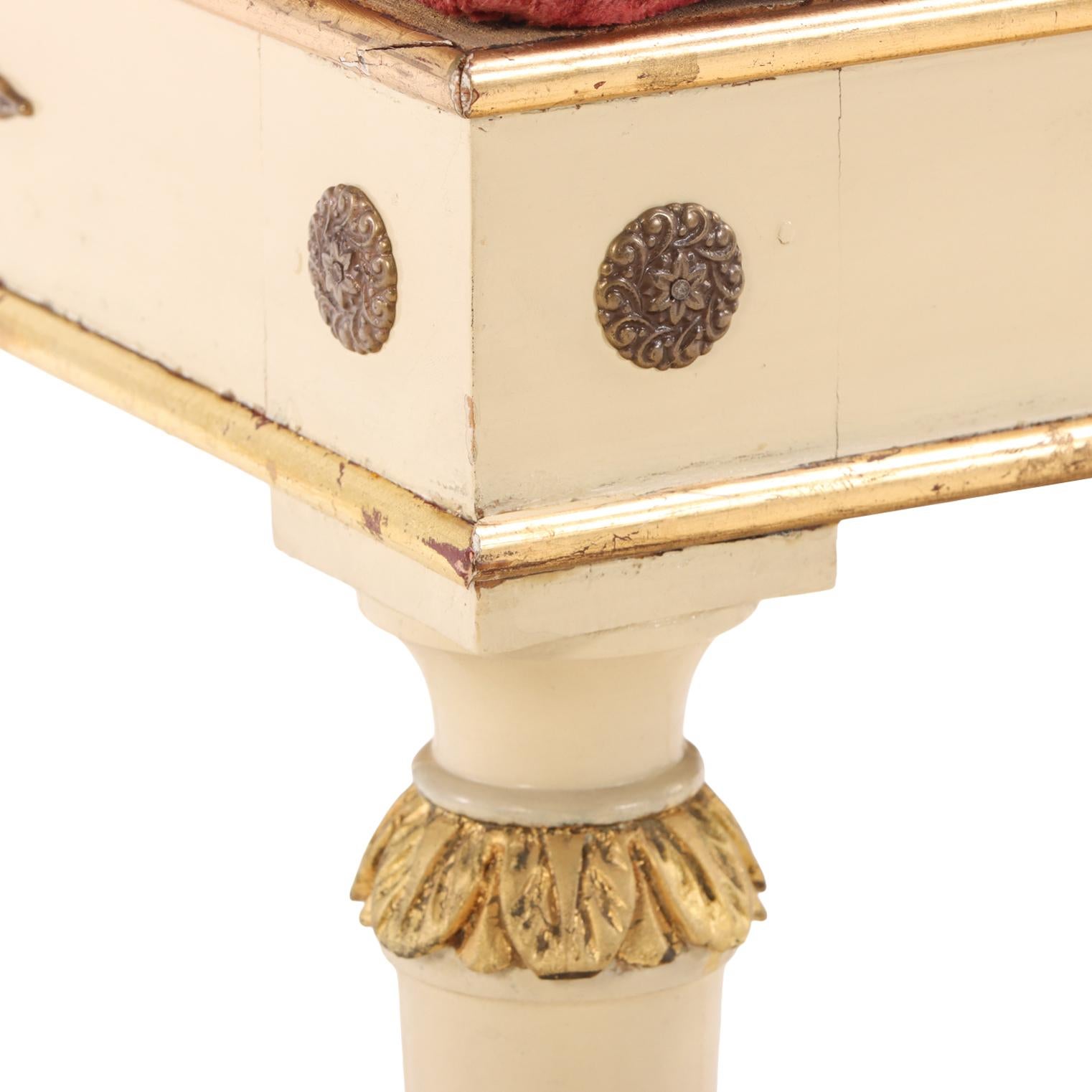 Ensemble de 3 tabourets peints et en bois doré de style Empire italien, C.1890. Bon état - En vente à Philadelphia, PA