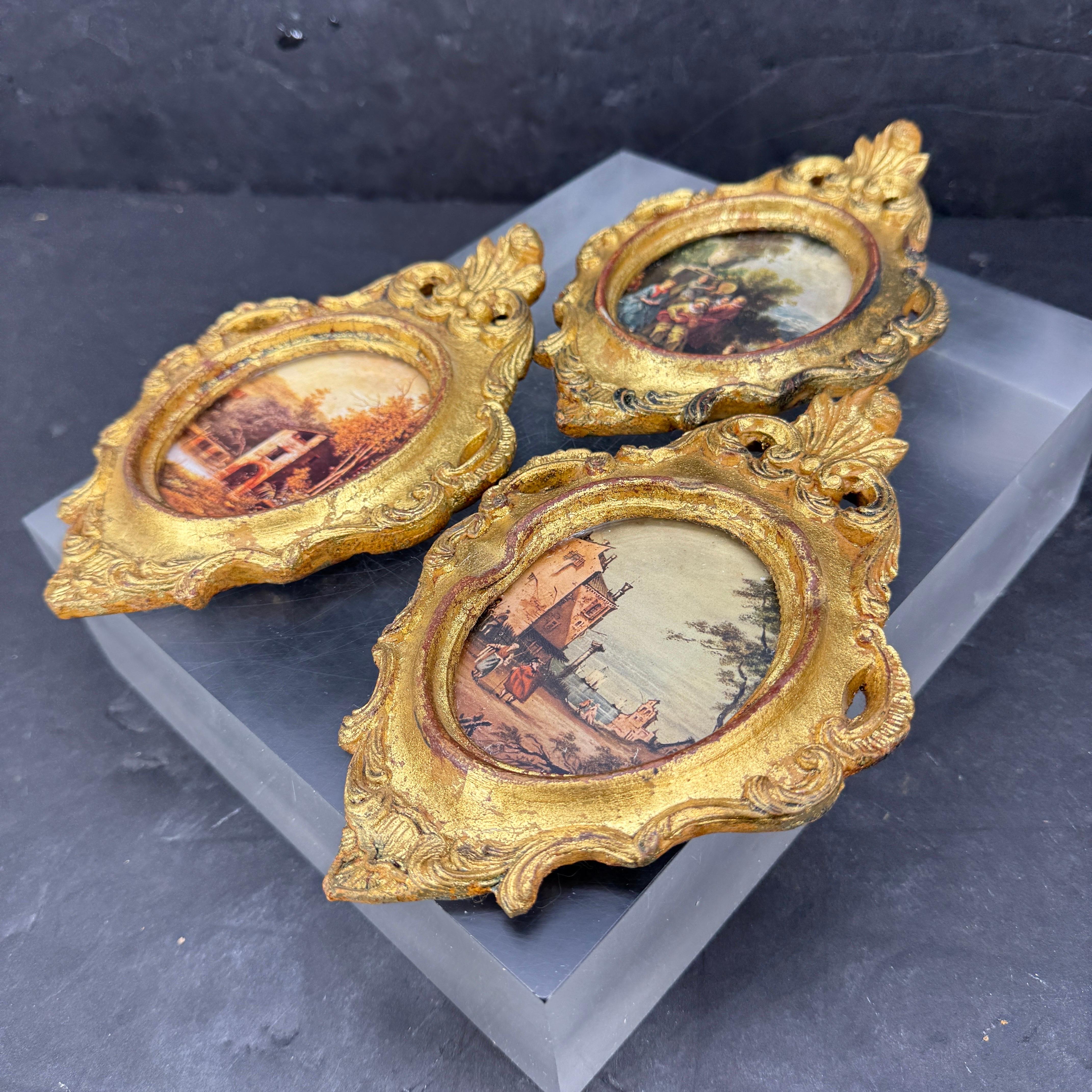 Set of 3 Italian Florentine Gilt Wood Art Frames Circa 1950's in vendita 2