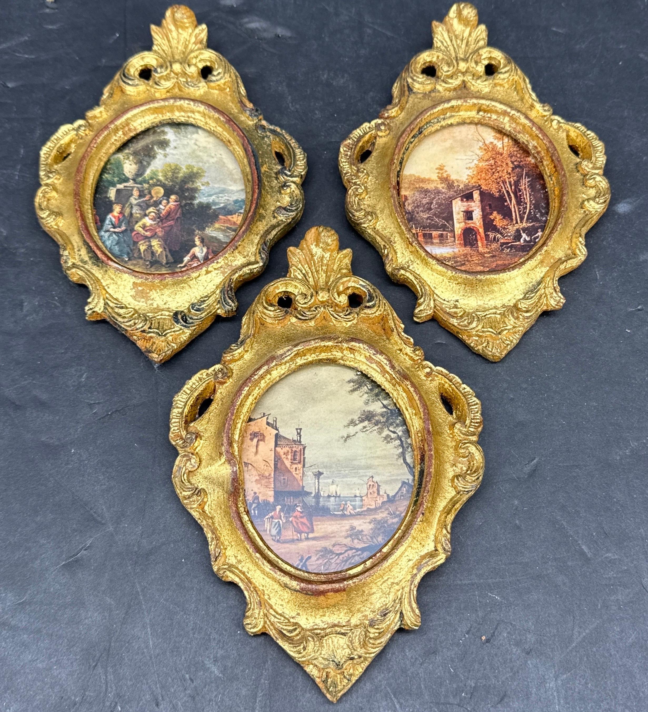 XX secolo Set of 3 Italian Florentine Gilt Wood Art Frames Circa 1950's in vendita