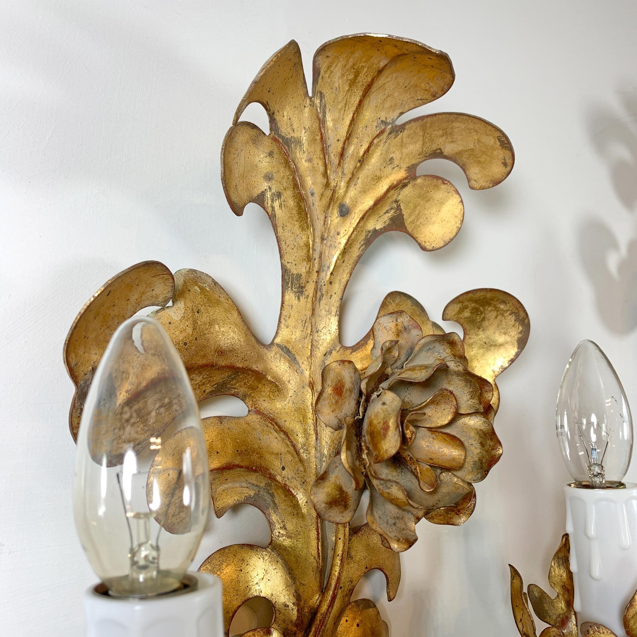 Rococo Set of 3 Italian Gold Metal Acanthus Leaf Wall Lights For Sale