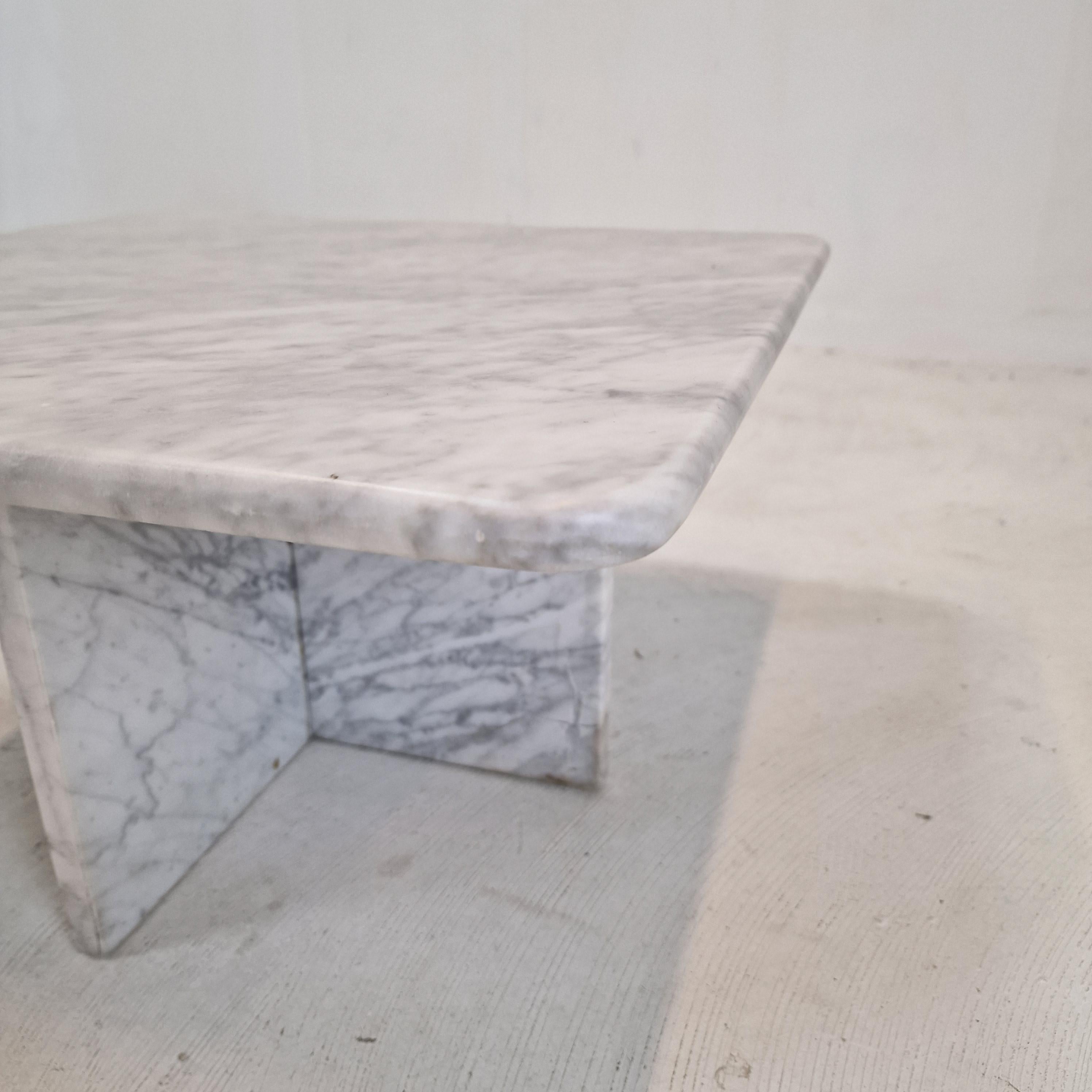 Ensemble de 3 tables basses ou d'appoint en marbre italien, années 1970 en vente 12