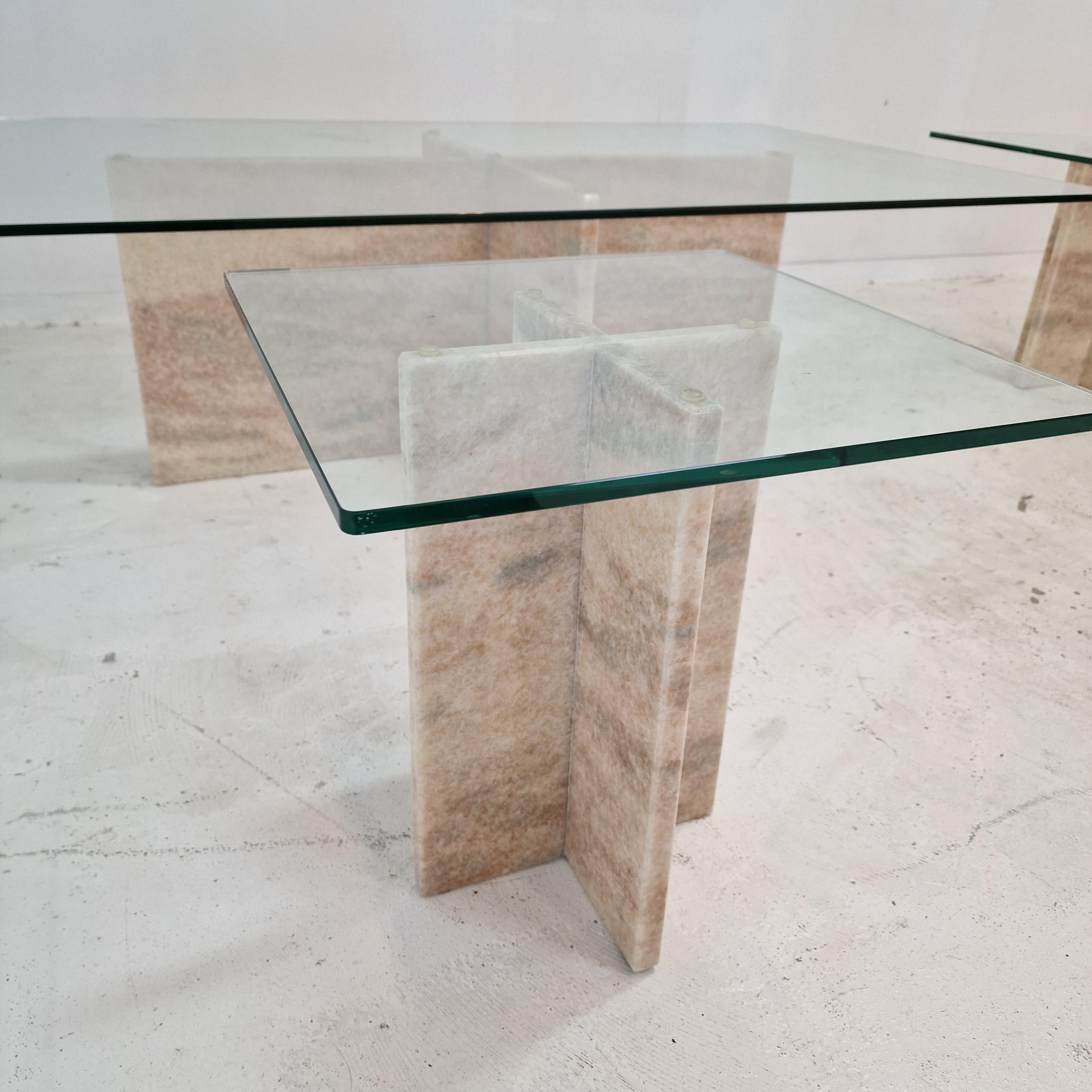 Ensemble de 3 tables basses ou d'appoint italiennes en marbre avec verre, années 1980 en vente 3