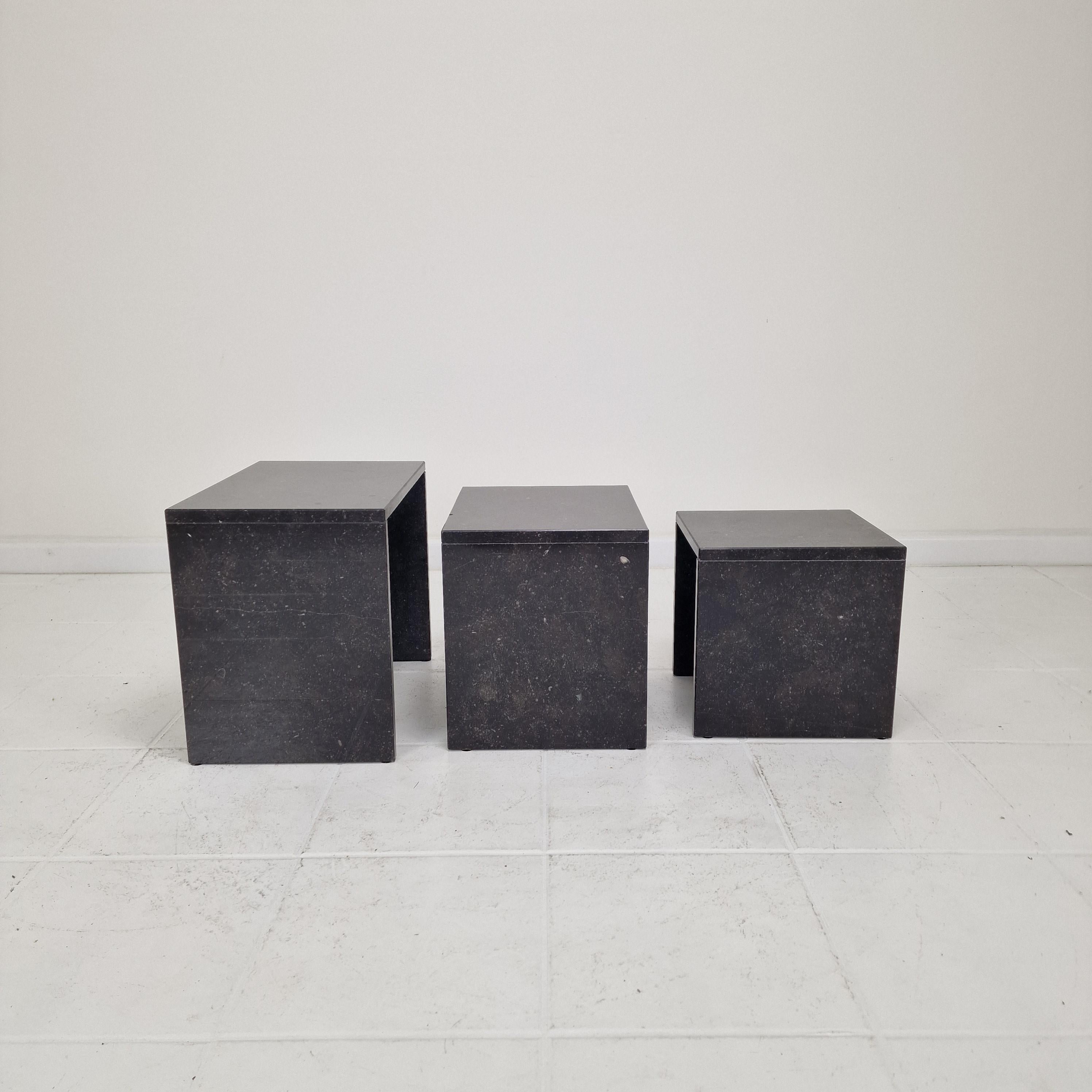 Mid-Century Modern Ensemble de 3 tables gigognes en marbre italien, années 1980 en vente