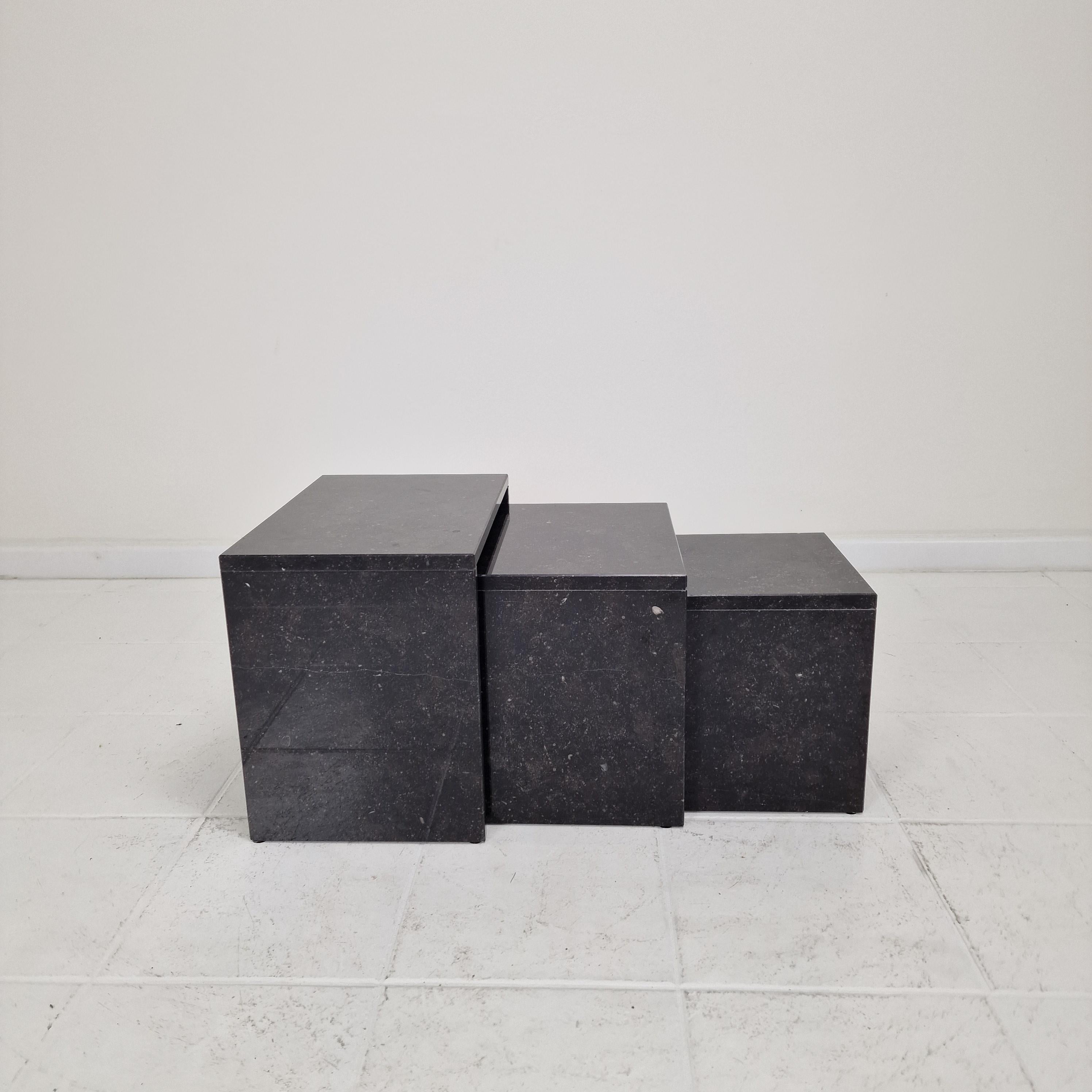 Ensemble de 3 tables gigognes en marbre italien, années 1980 Bon état - En vente à Oud Beijerland, NL