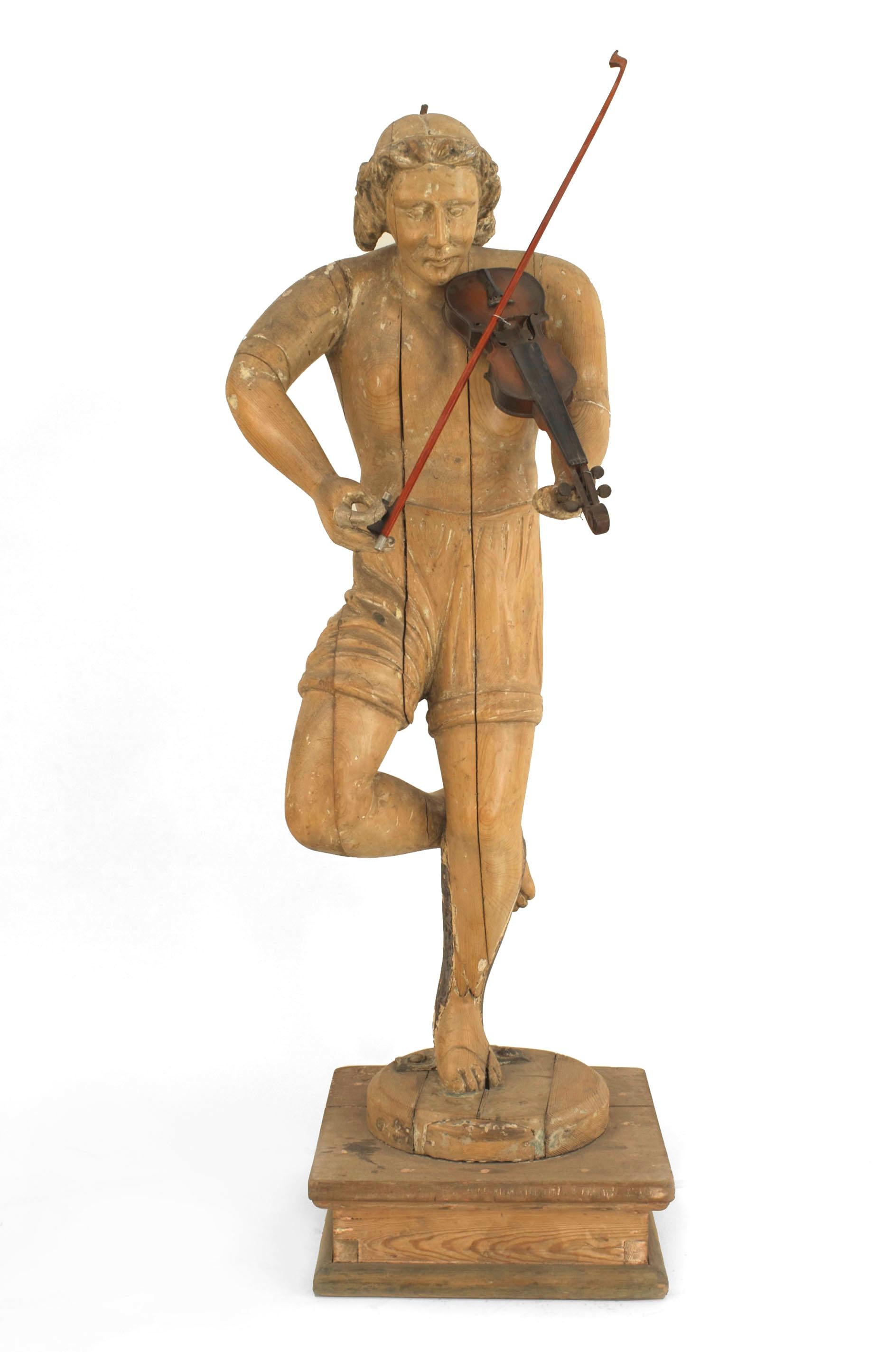 Set di 3 figure/statue di grandi dimensioni spogliate in stile rinascimentale italiano (XIX secolo) che suonano strumenti musicali
