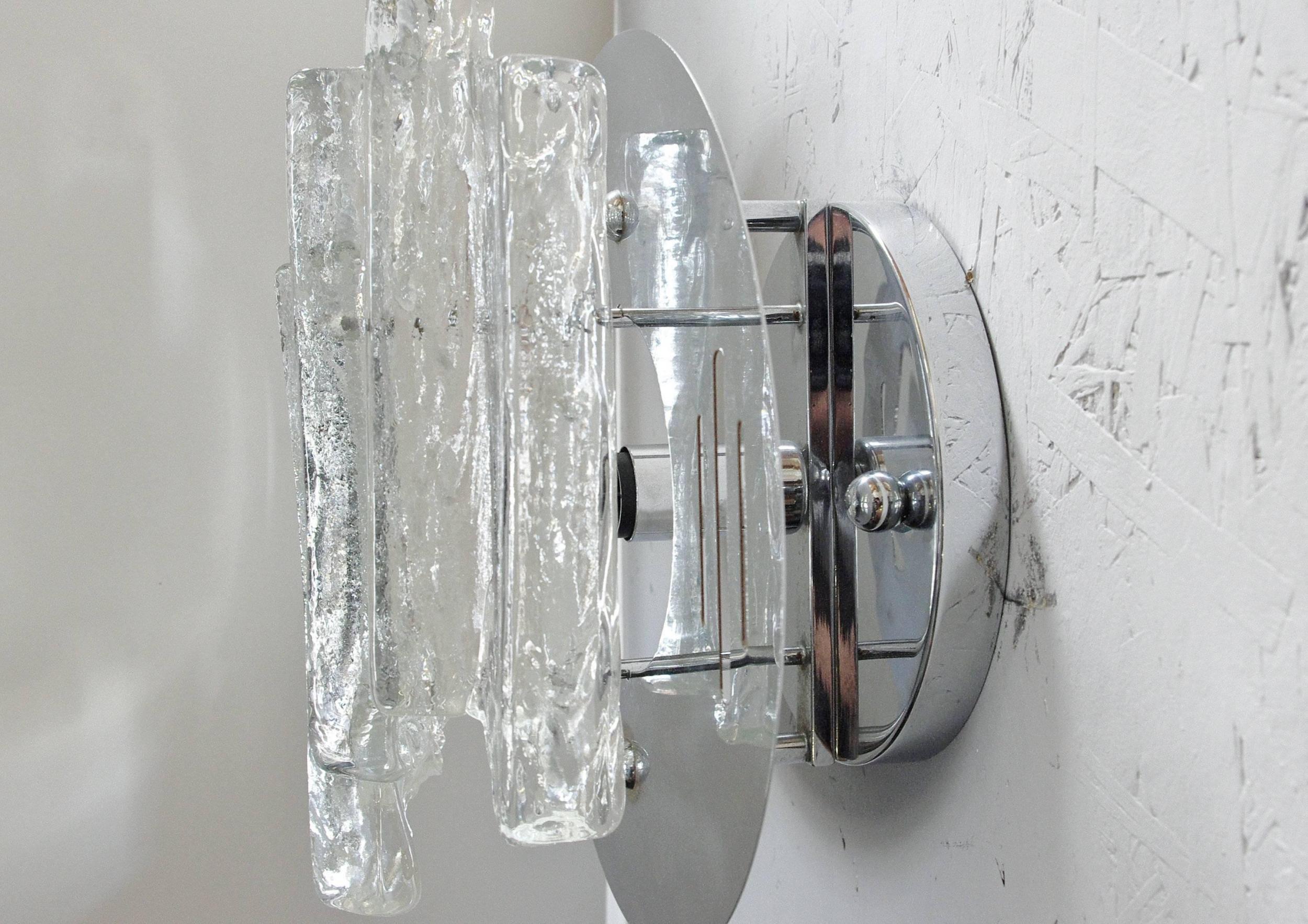 Set of 3 Italian Sconces w/ Flush Mounts w/ Clear Geometric Murano Glass c 1960s In Good Condition For Sale In Los Angeles, CA