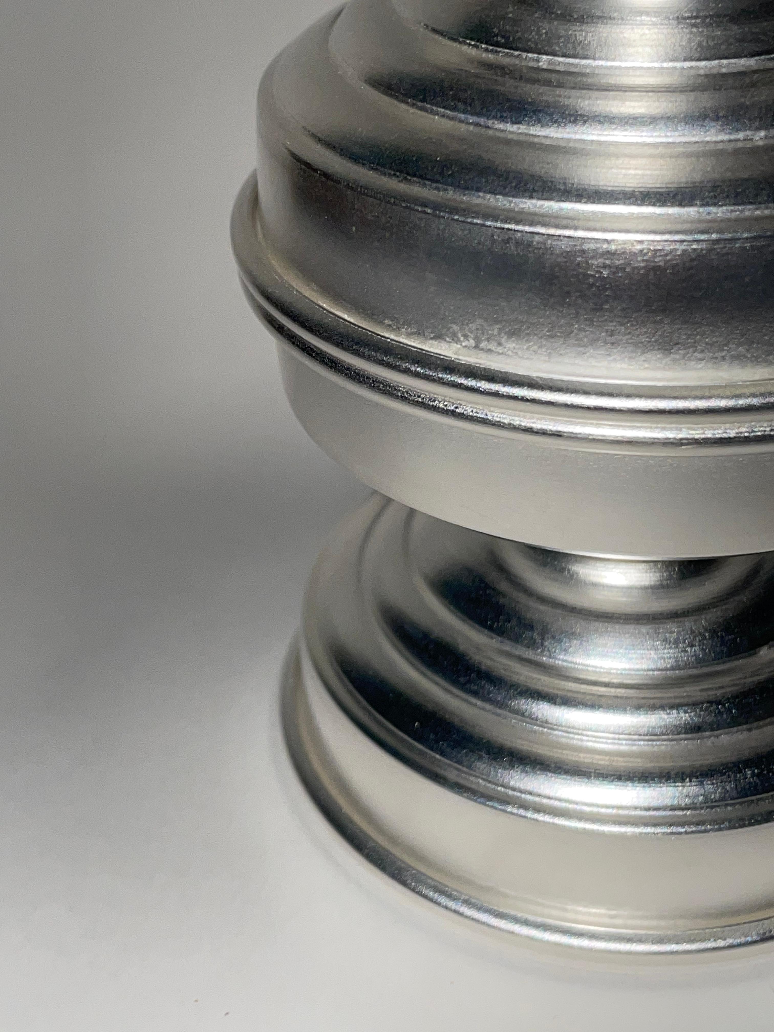 Italiano Set di 3 portacandele italiani in ottone placcato argento, design contemporaneo scultoreo in vendita