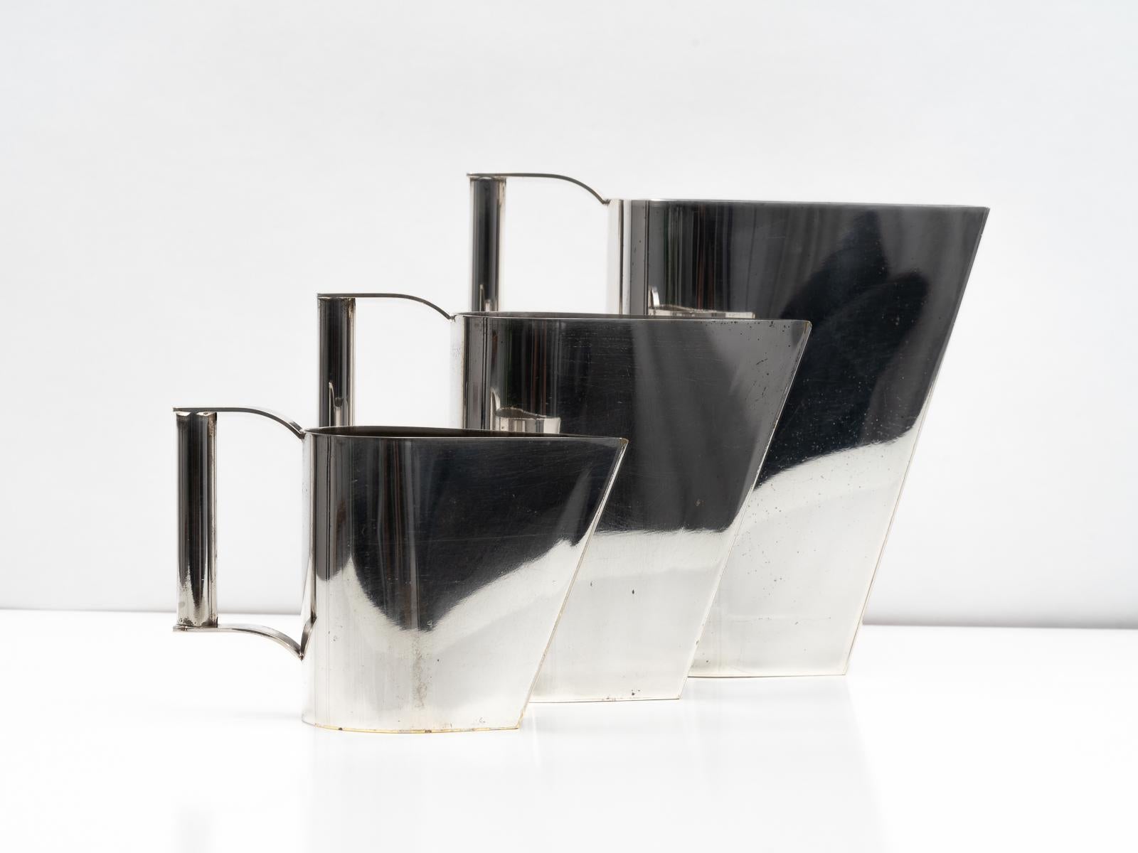 Set of 3 Silver Plated Modernist Pitchers Attributed to Cini Boeri, circa 1975 In Good Condition For Sale In Los Angeles, CA