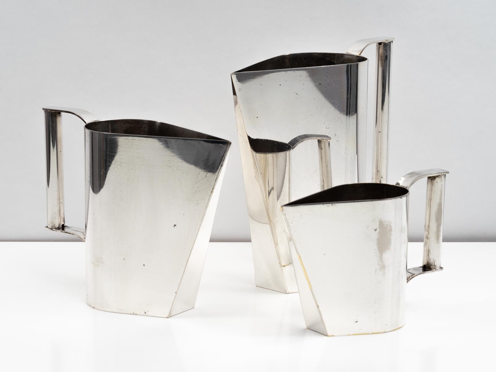 Set of 3 Silver Plated Modernist Pitchers Attributed to Cini Boeri, circa 1975 For Sale 4