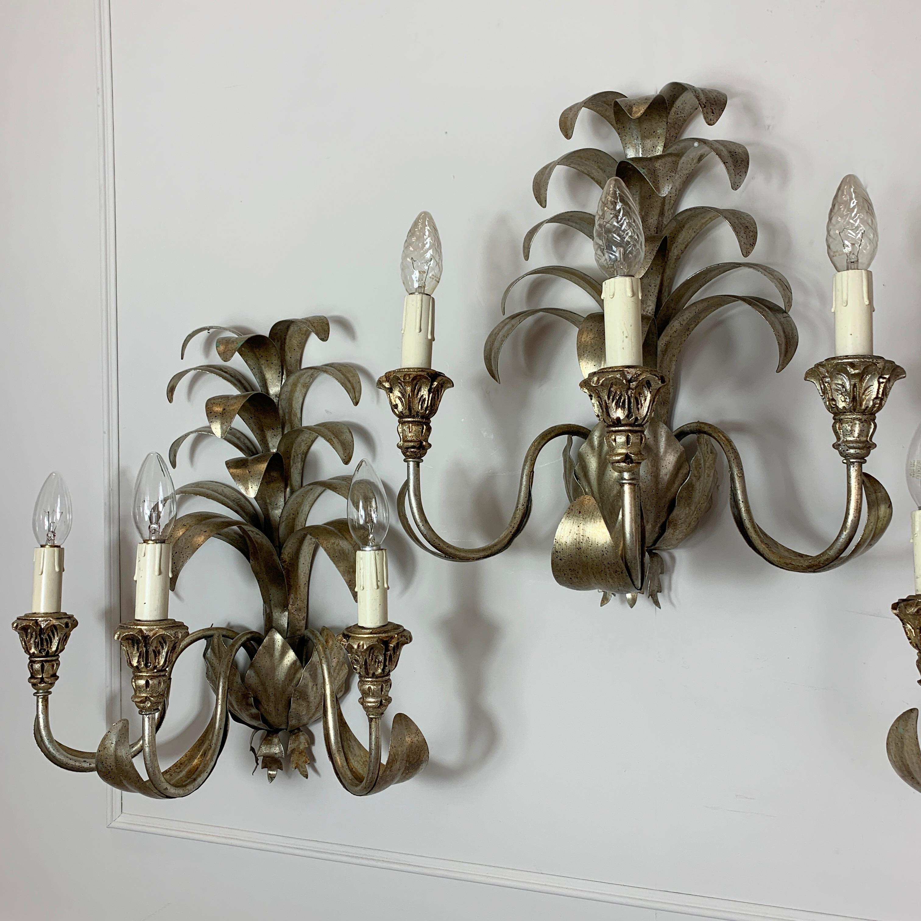 Set of 3, Italian Silver Tole Pineapple Wall Lights In Good Condition In Hastings, GB